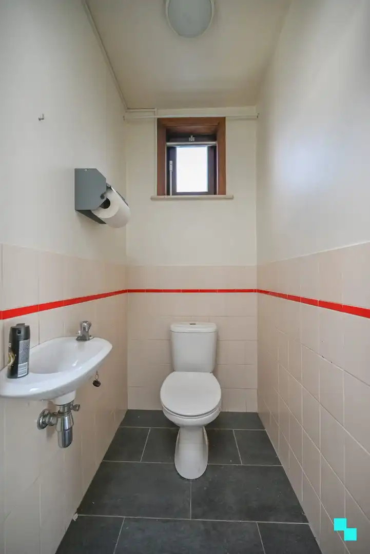 Uiterst goed gelegen commerciële ruimte te Bosmolens foto 9