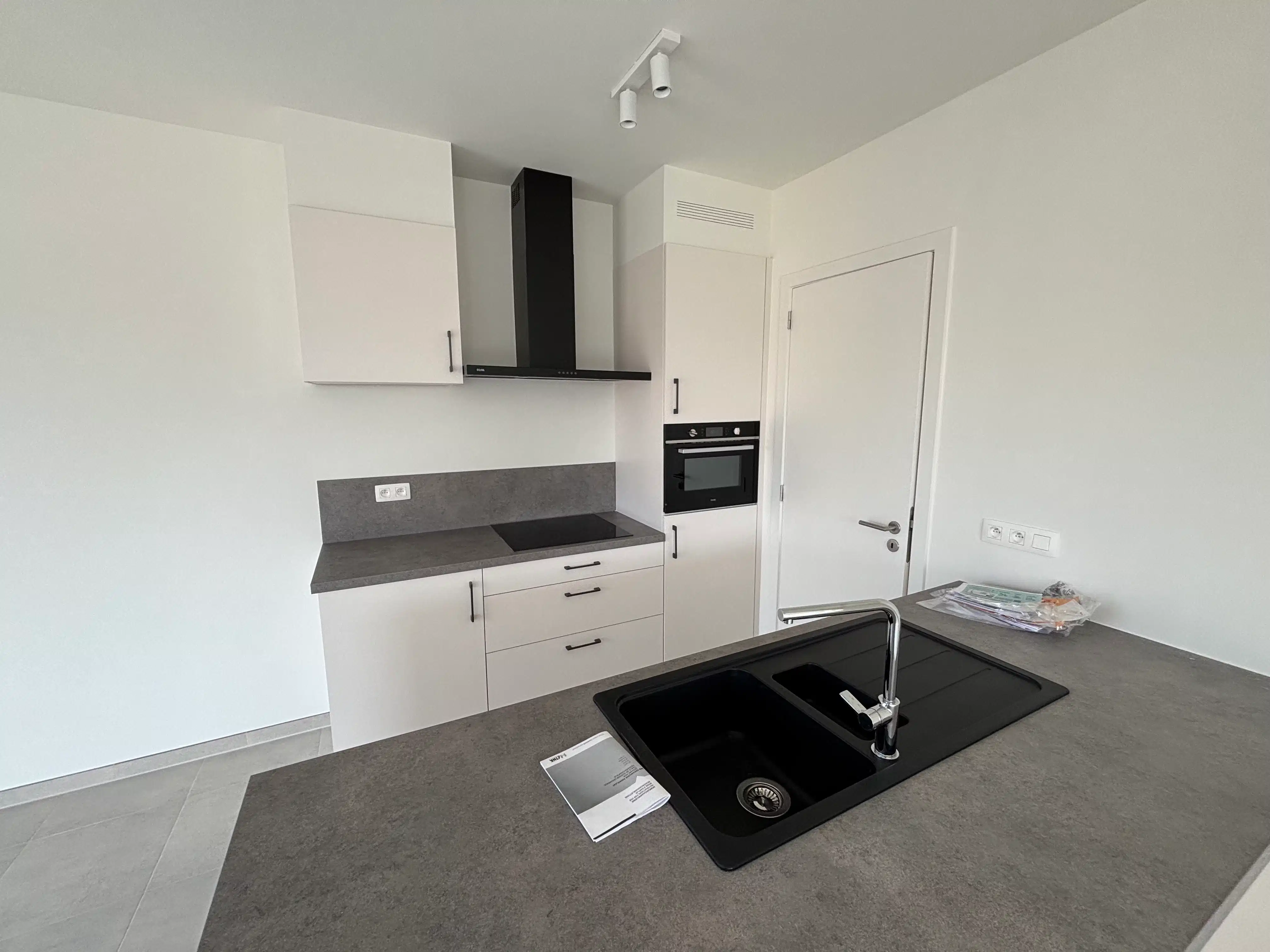 Nieuwbouw 2-slaapkamerappartement met terras foto 10