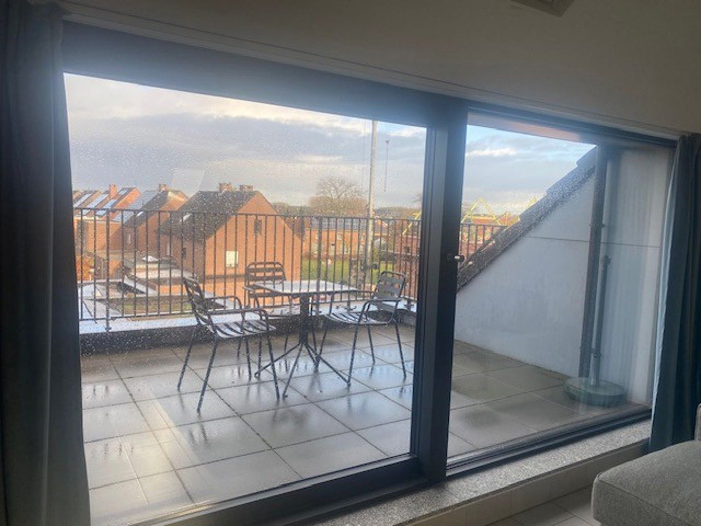 Lichtrijk dakappartement in het hart van Loenhout foto 6