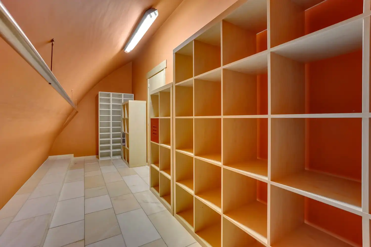 TRIPLEX-APPARTEMENT MET 2 TERRASSEN, TUIN EN BOS foto 9