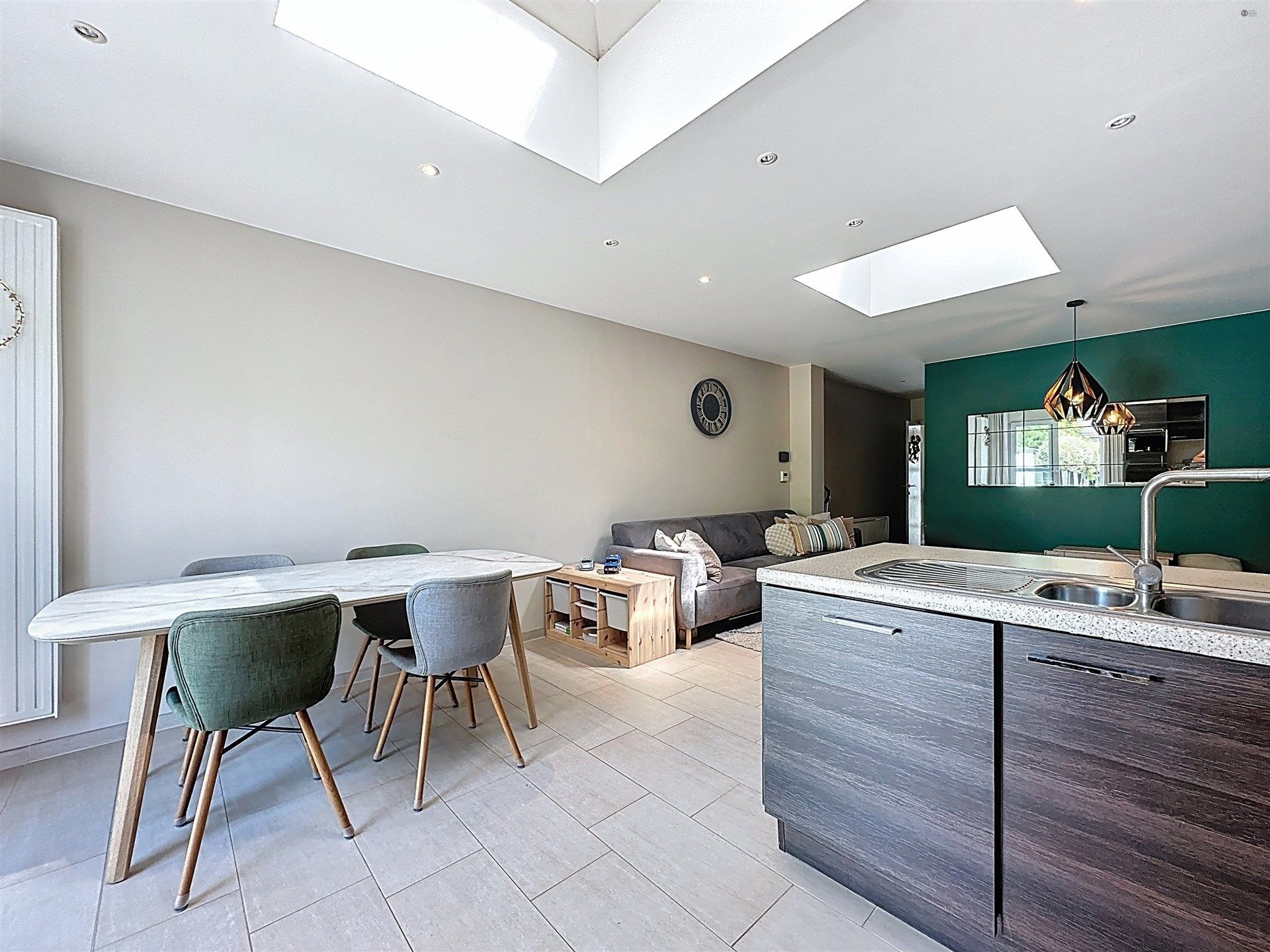 Energiezuinige, instapklare woning met 4 slaapkamers en prachtige tuin in Sint-Niklaas foto 4