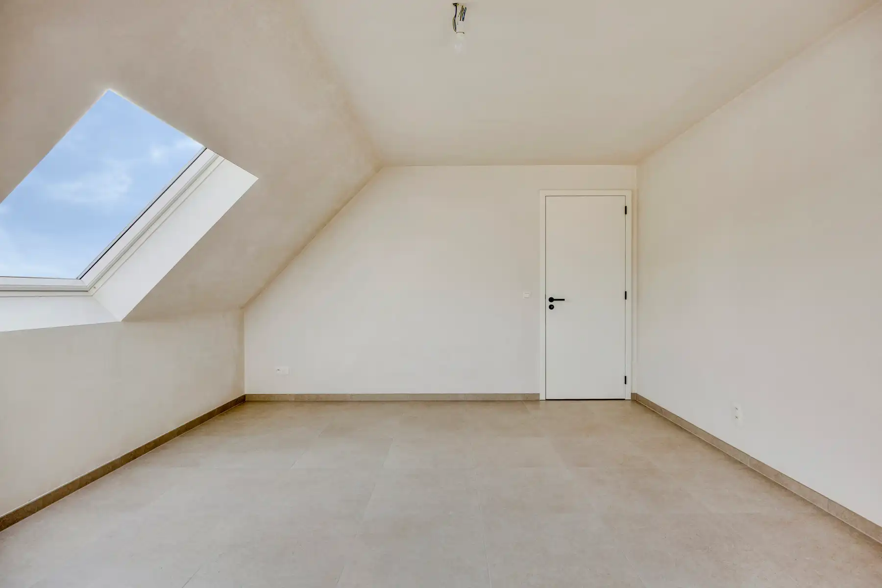 Energiezuinige ruime nieuwbouww met 4 slaapkamers en tuin foto 25