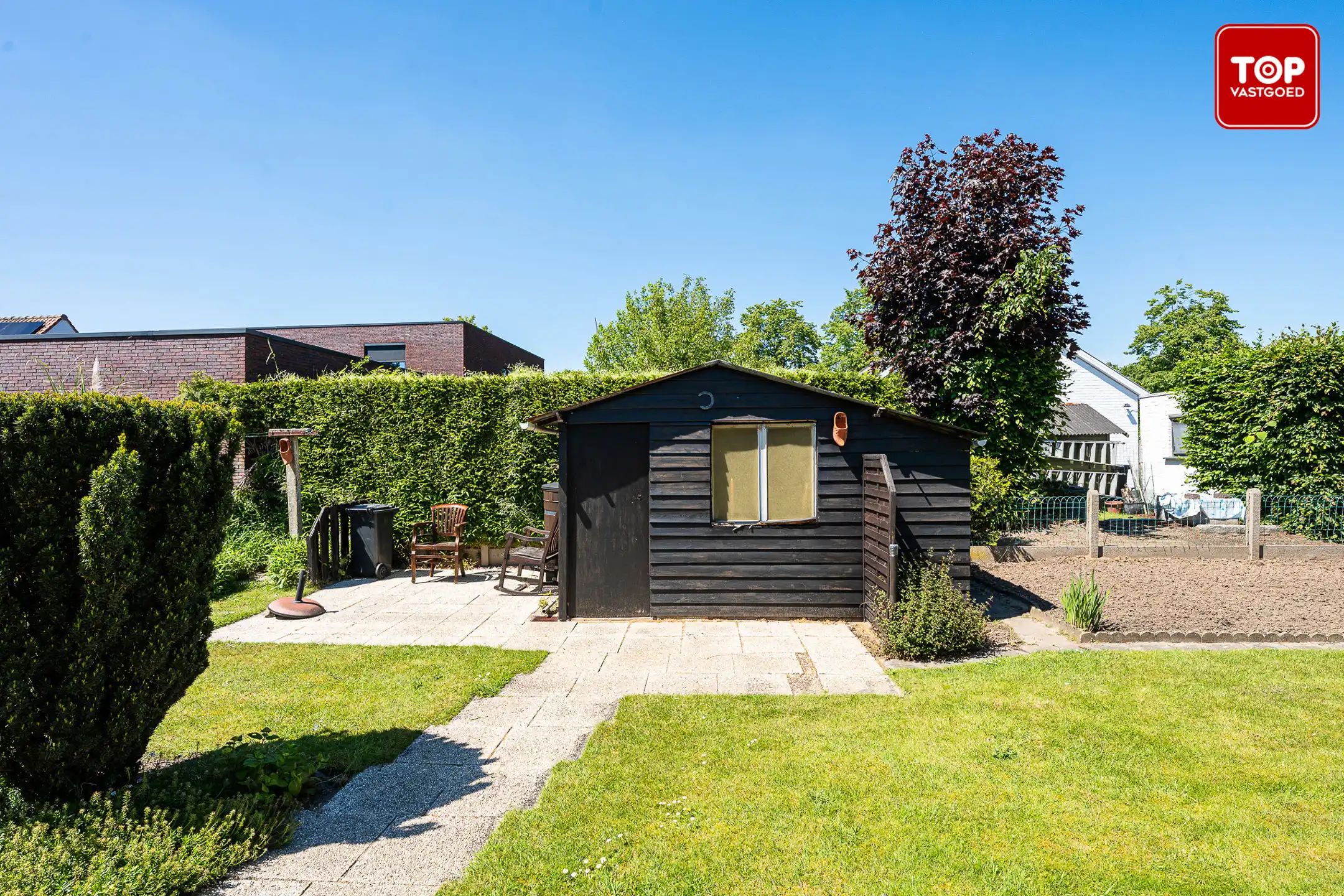 Op te frissen bungalow met 3 ruime slaapkamers en een zonnige tuin van circa 500 m² foto 21