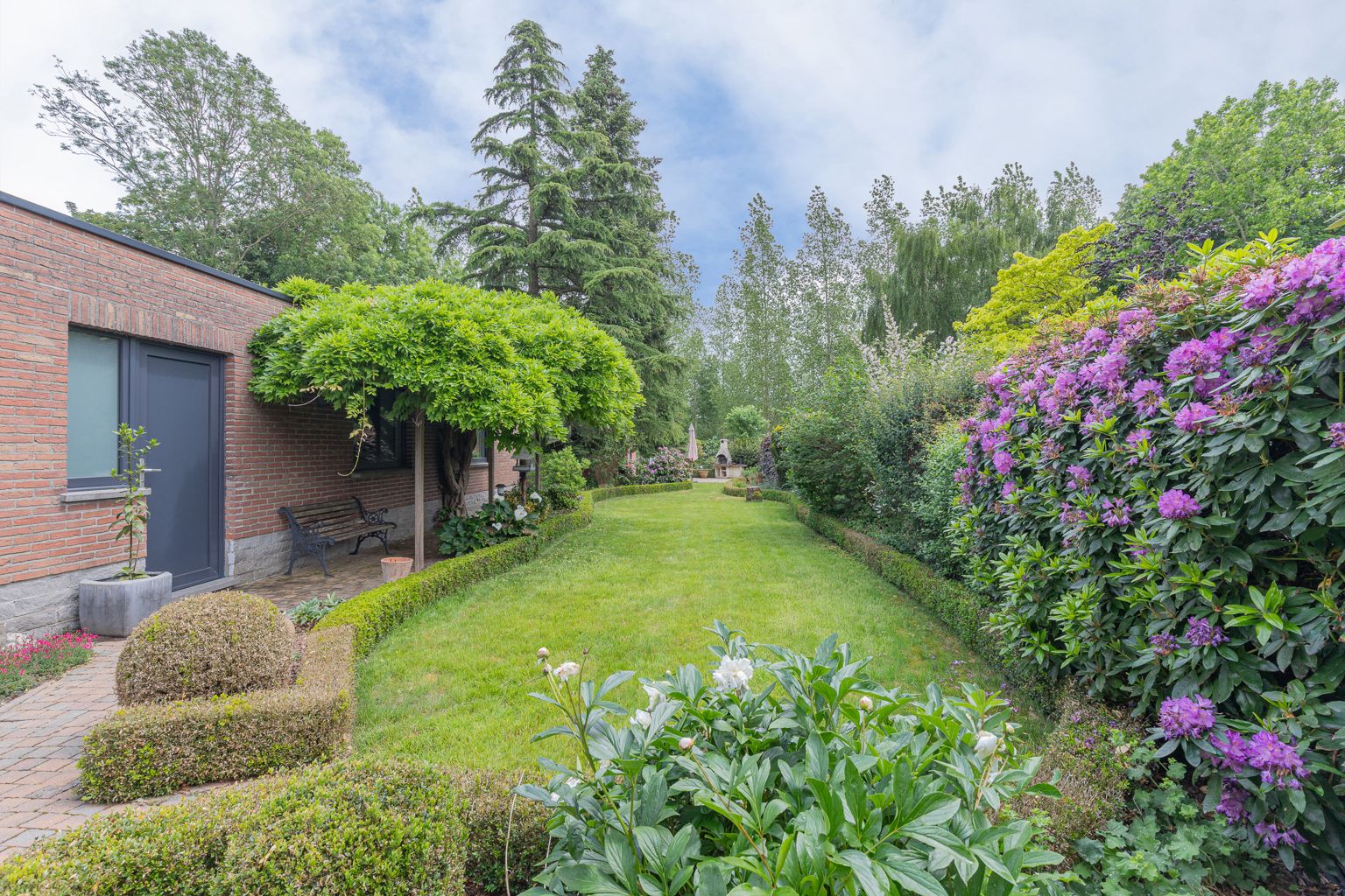 Rustig gelegen halfopen bebouwing met garage. foto 19