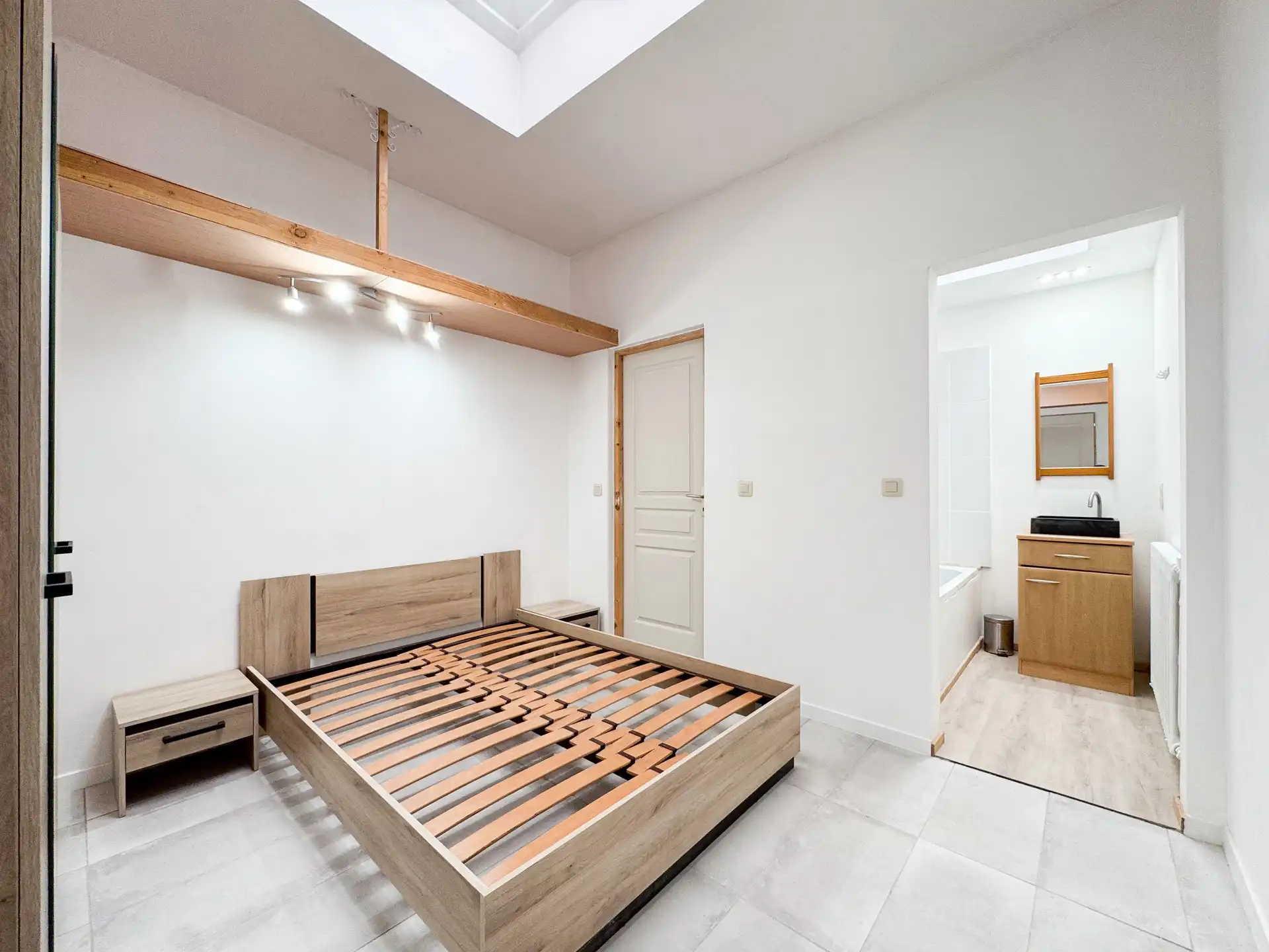 Ruim gelijkvloers pand met talloze mogelijkheden foto 7