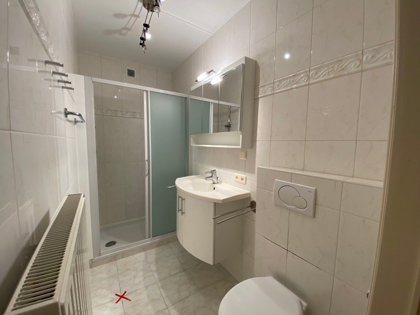 Ruim appartement op het gelijkvloers met zijdelings zeezicht - garages en groot terras foto 9