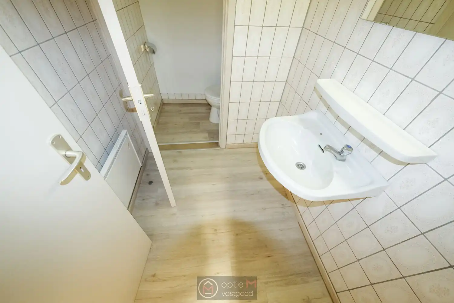 RUIM KANTOORGEBOUW OP TOPLIGGING IN BILZEN foto 18