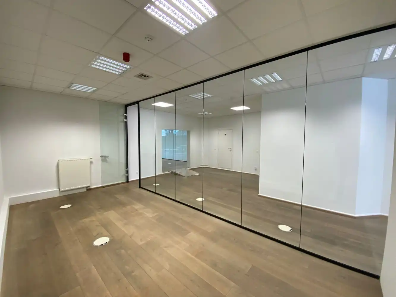 255m² kantoor/showroom foto 7