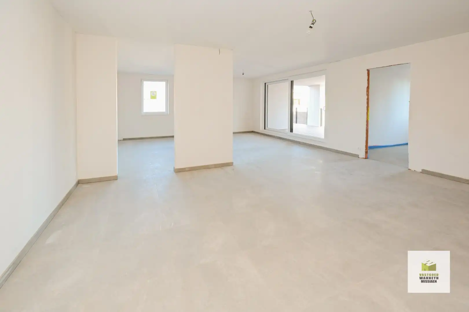 Ruim en luxueus 3-slpk appartement met 24m2 terras met zicht op het gemeentehuis foto 8