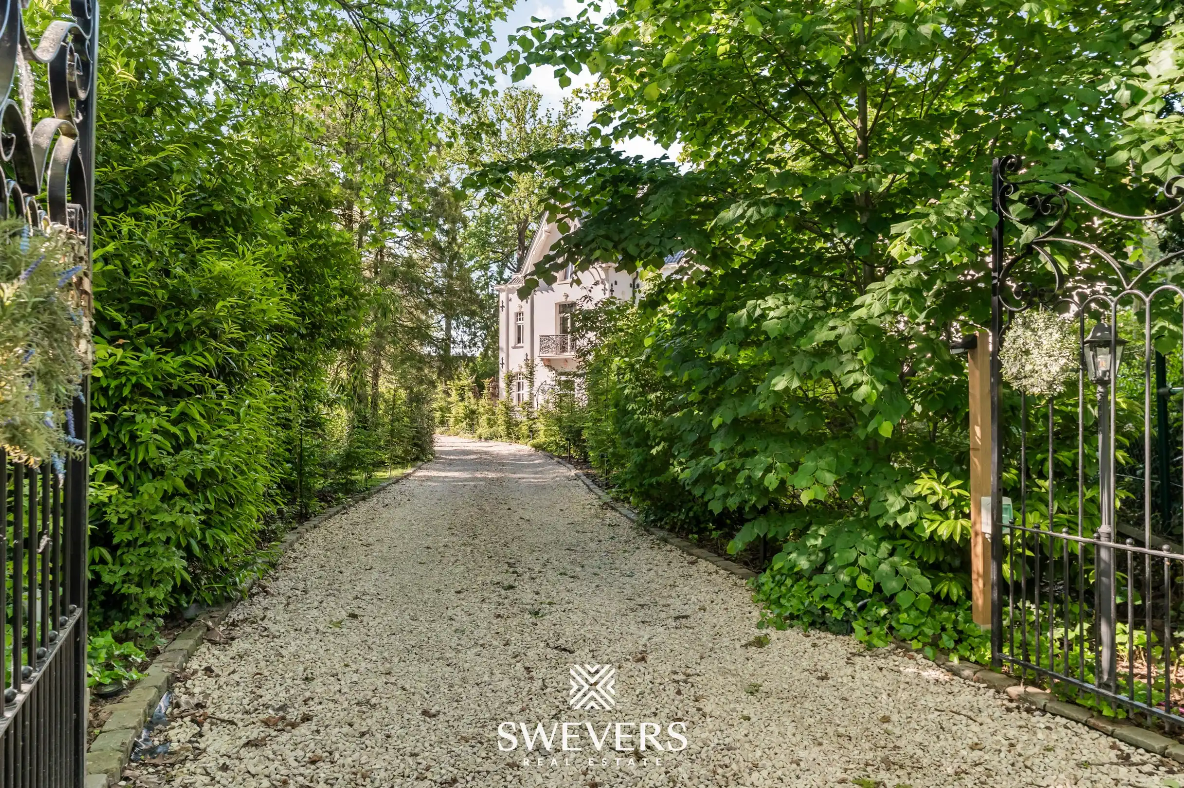 Belle-Epoque parel met 5 slpk in een park op 7.133m² foto 47