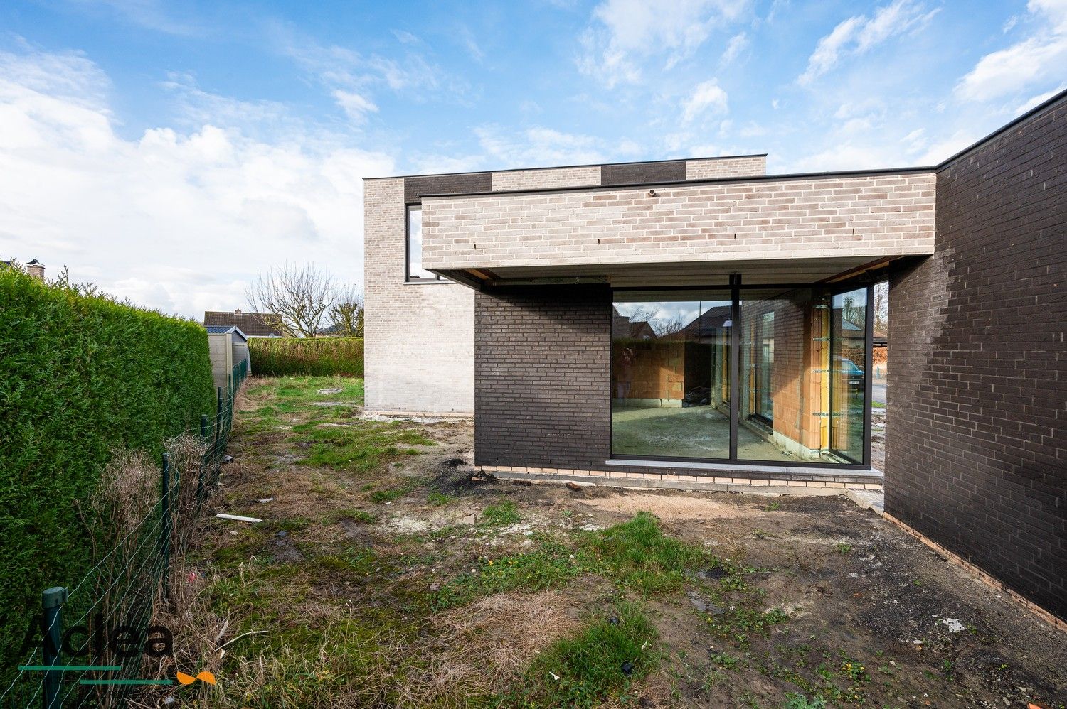 Afgewerkte nieuwbouw villa in een rustige wijk foto 4