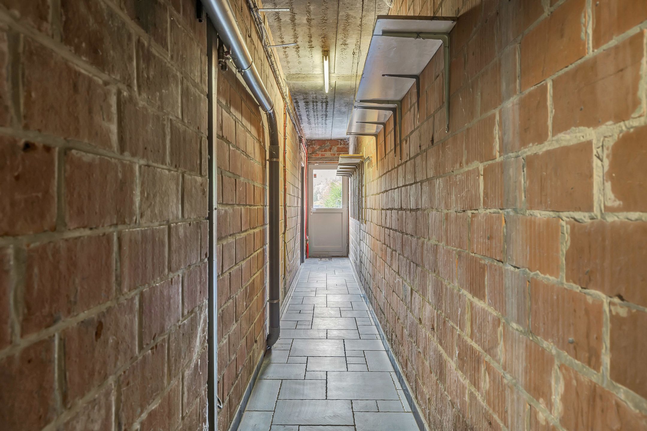 Ruime op te frissen woning met diverse mogelijkheden foto 8