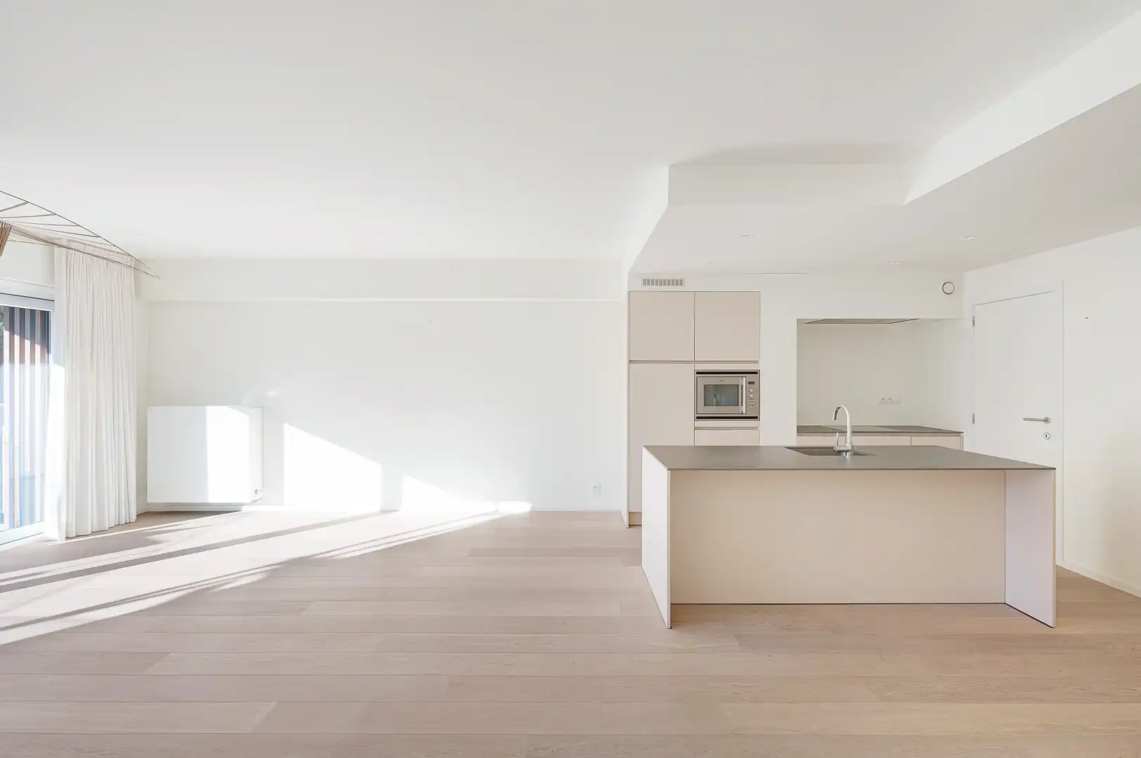 Instapklaar appartement, in het commerciële centrum van Knokke en vlakbij de zee. foto 7