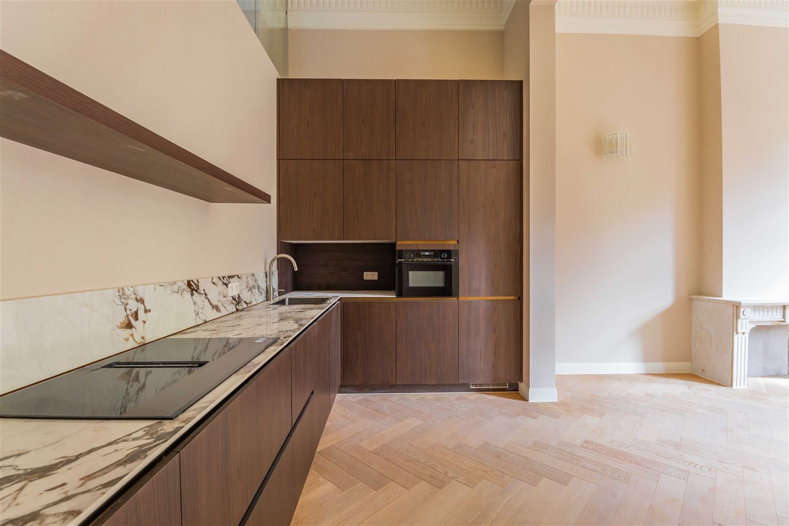 High-end living in piekfijnappartement foto 6