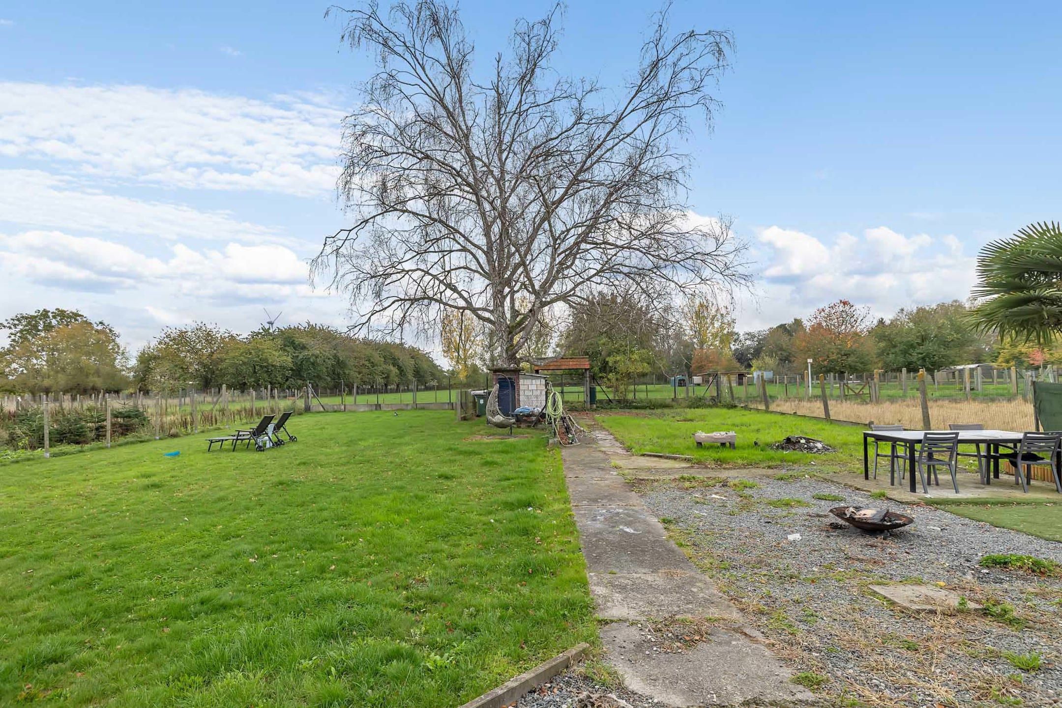 Uniek gelegen woning met ruime tuin foto 19