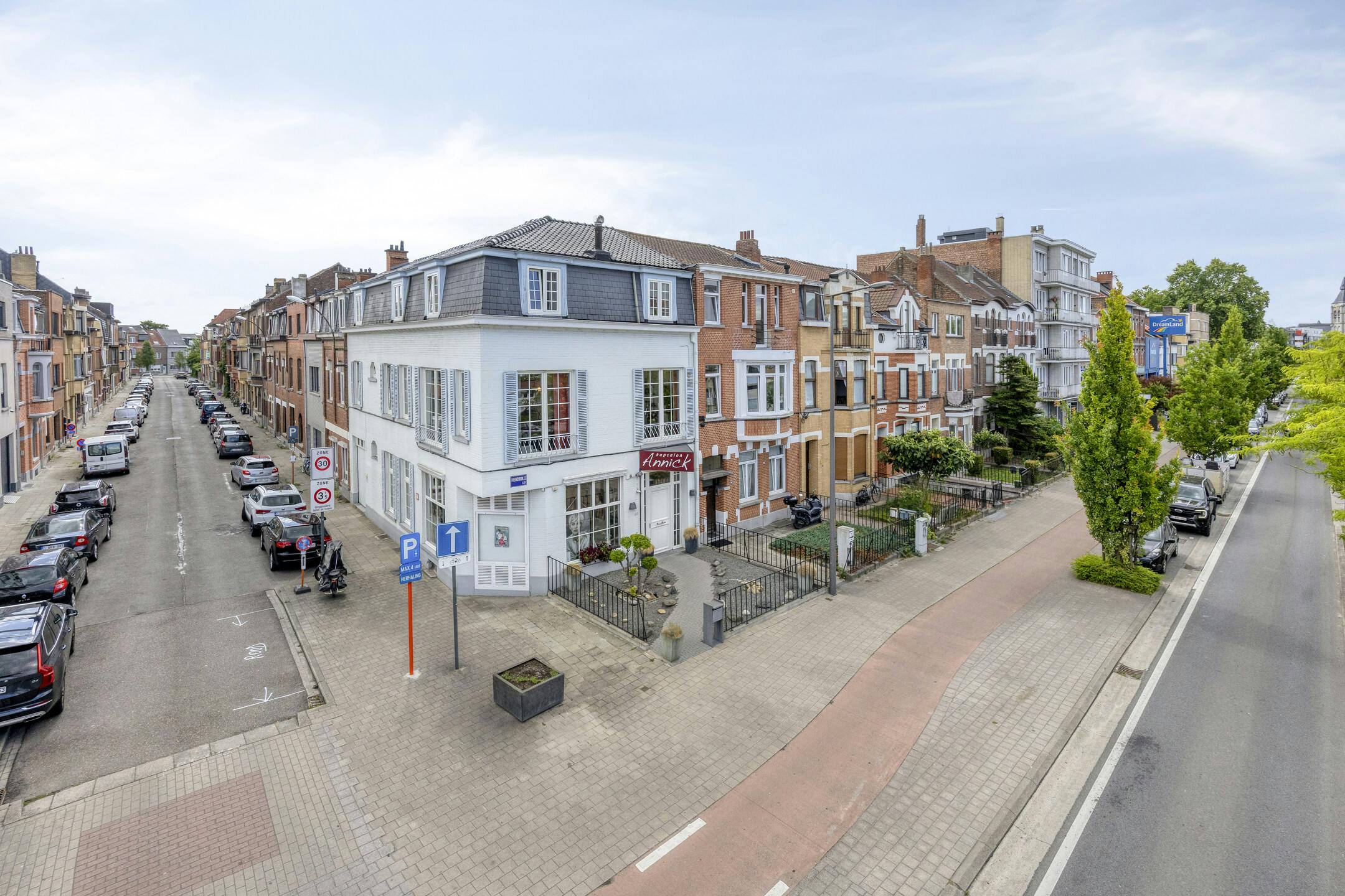 Karaktervolle driegevelwoning met commerciële ruimte in hartje Vilvoorde foto 3