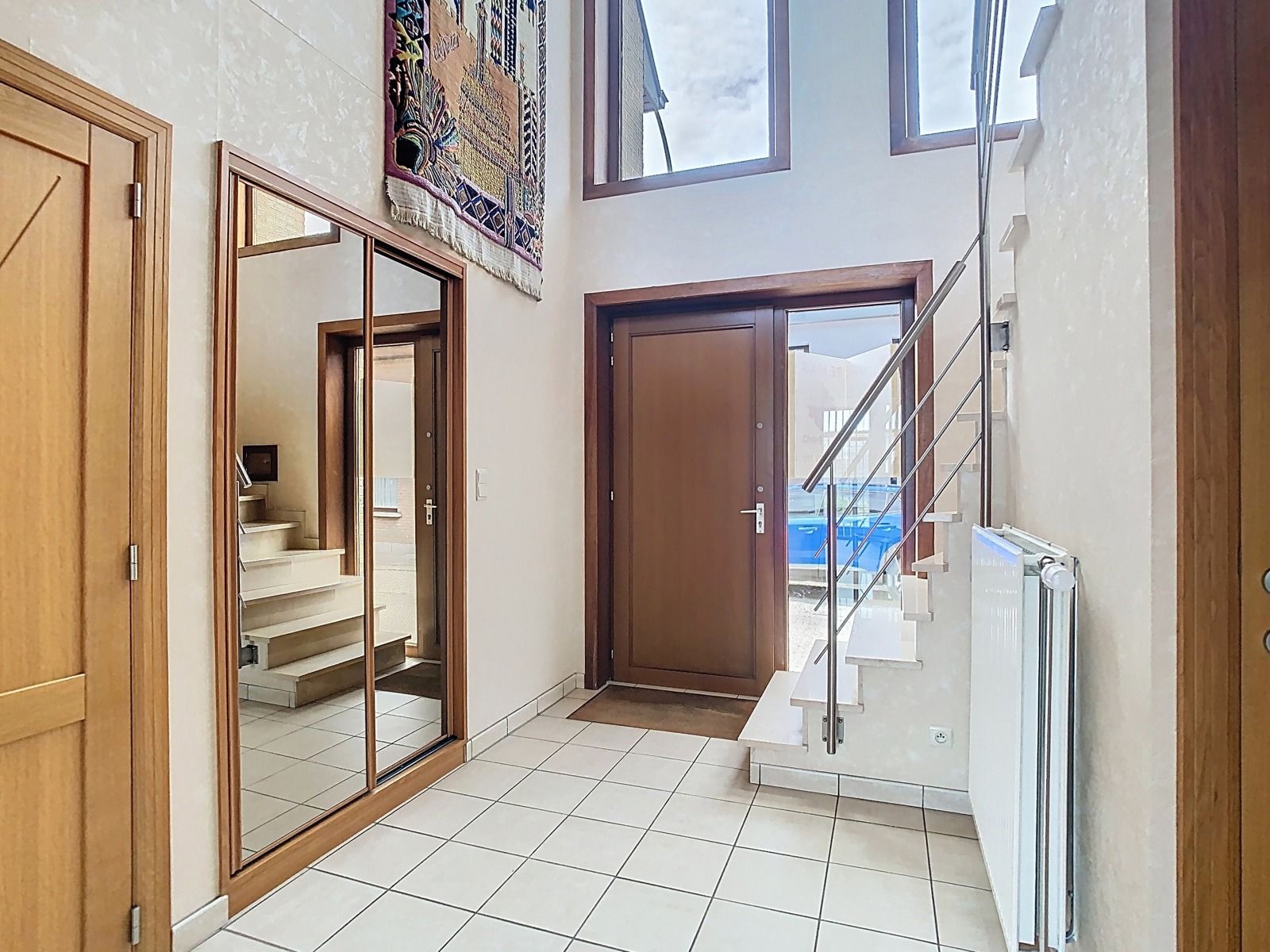 Instapklare woning met 3 SLPK, 2 badkamers, Garage én Tuin! foto 2