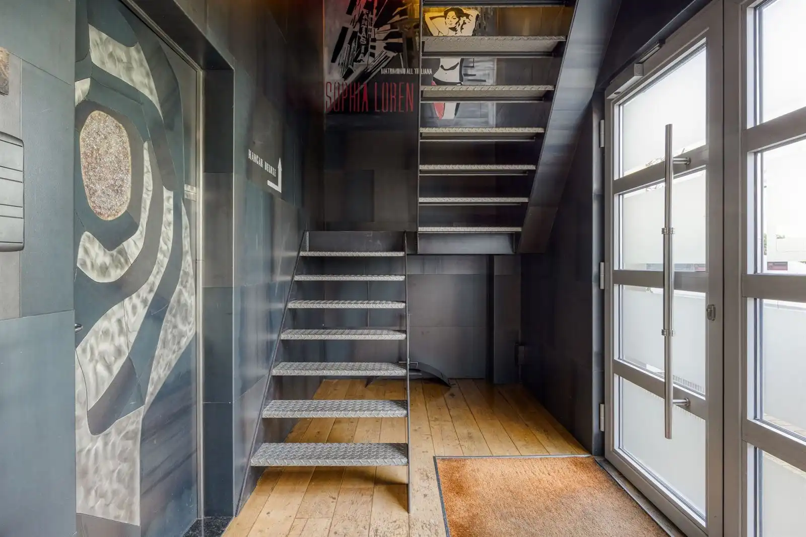 Opbrengsteigendom: woning, loft en loods met bureau te koop foto 5