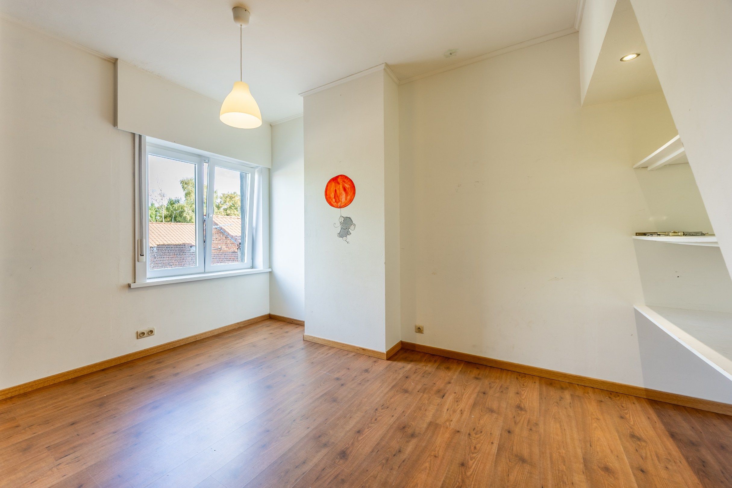 Starterswoning met drie slaapkamers en tuin foto 15