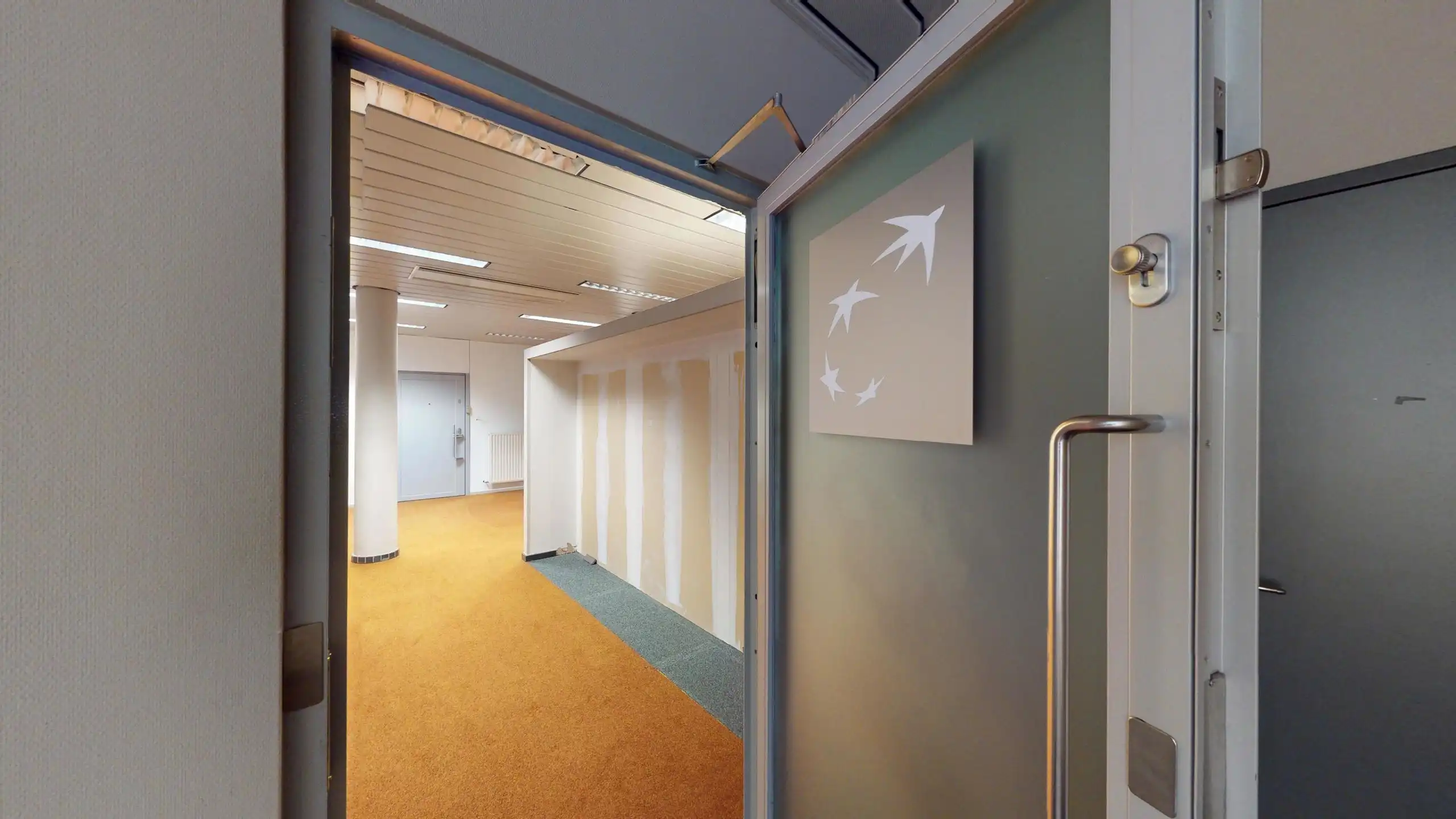 Zeer ruim kantoor op commerciële locatie in centrum Beringen foto 44