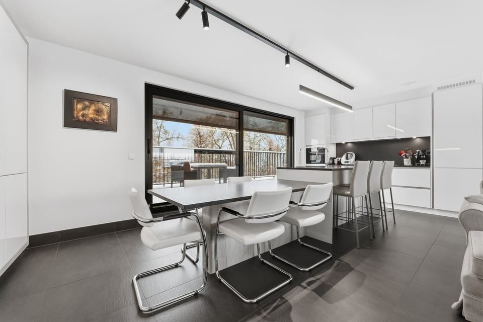 PENTHOUSE MET UNIEK DAKTERRAS, SAUNA EN STAANPLAATS IN HARTJE SINT-TRUIDEN foto 8