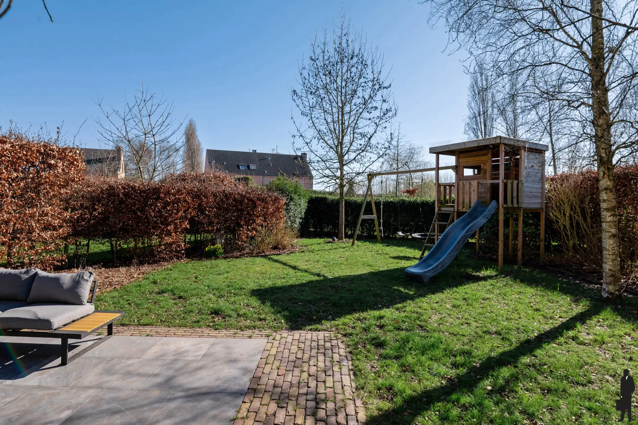Prachtige woning met 4 slpks, 2 badks en ZW tuin met privacy foto 15