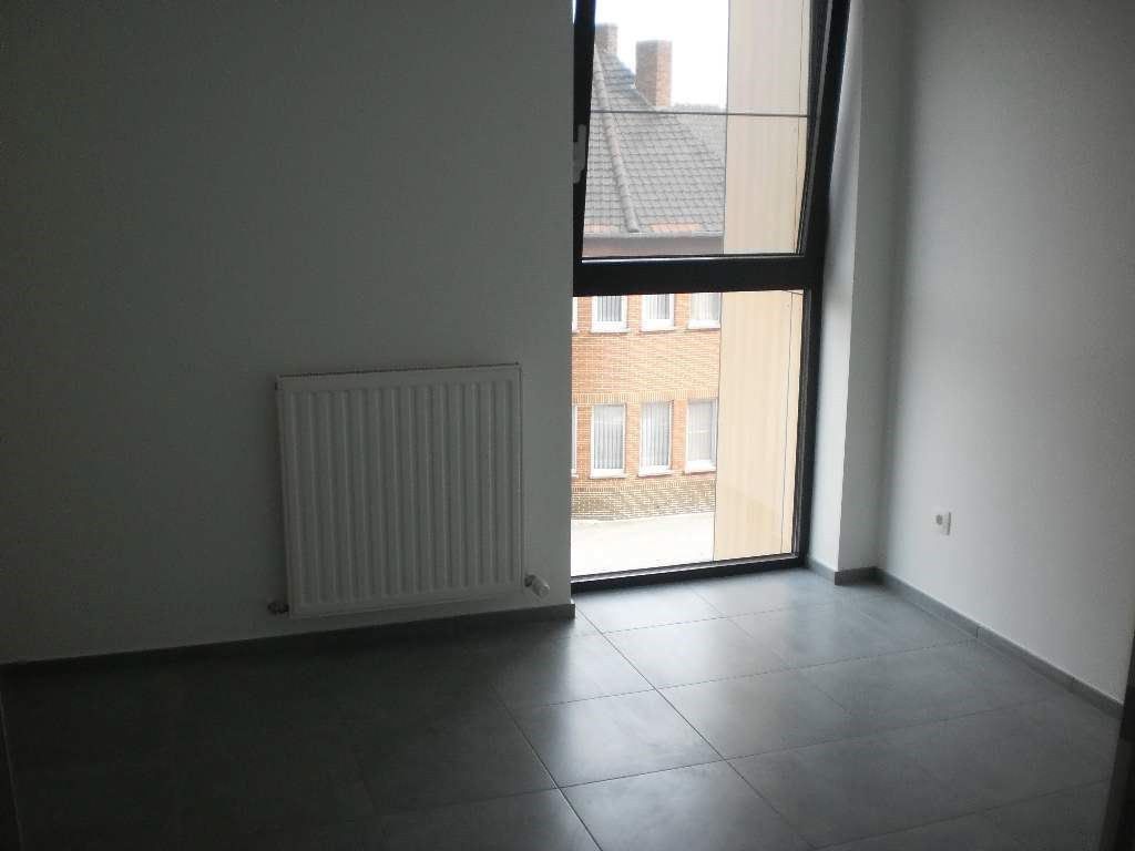 Prachtig zonnig appartement gelegen op het 2e verdiep links in het centrum van Diepenbeek.  foto 6