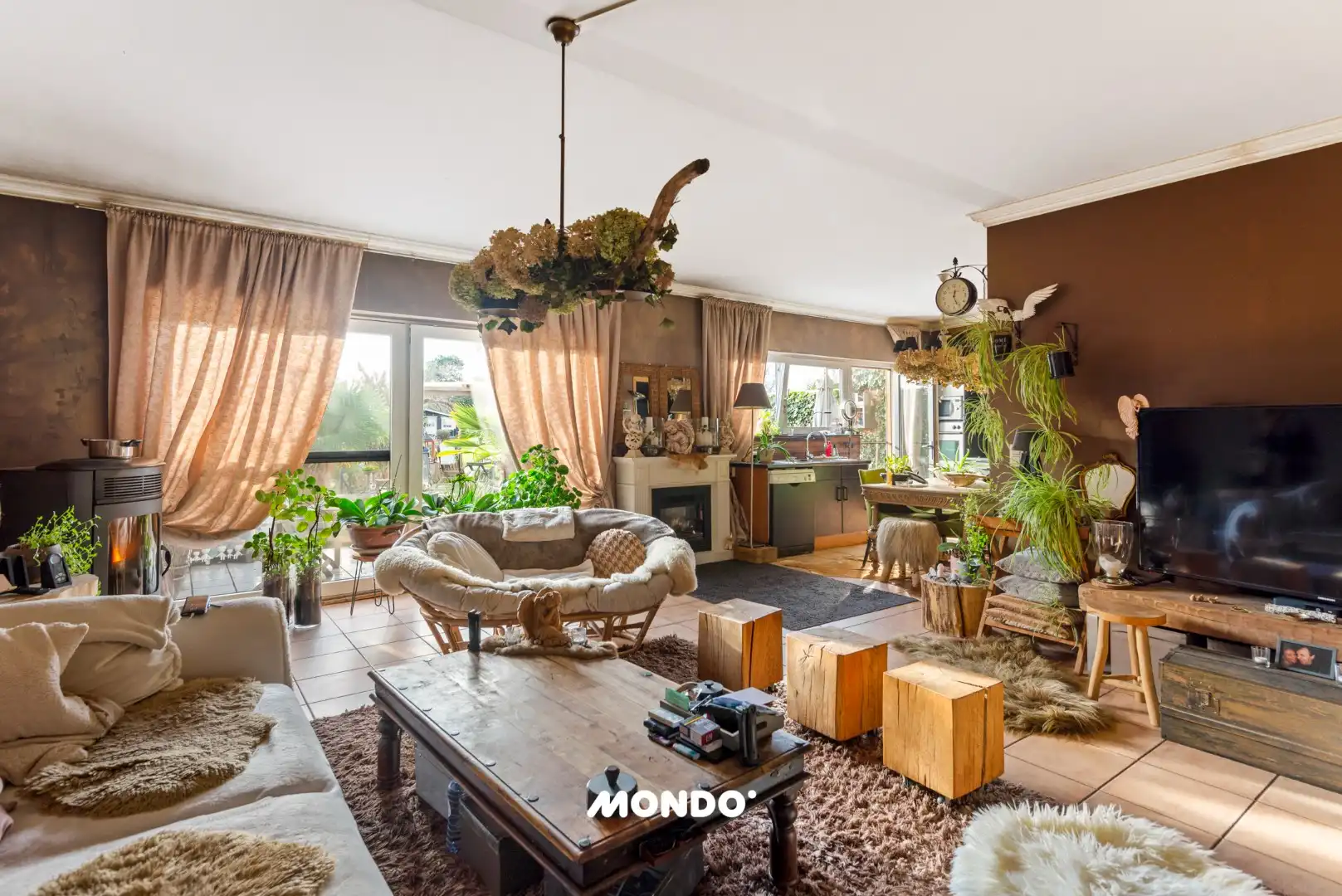 Ruime gezinswoning 4 slaapkamers met tuin, vijver en garage foto 8