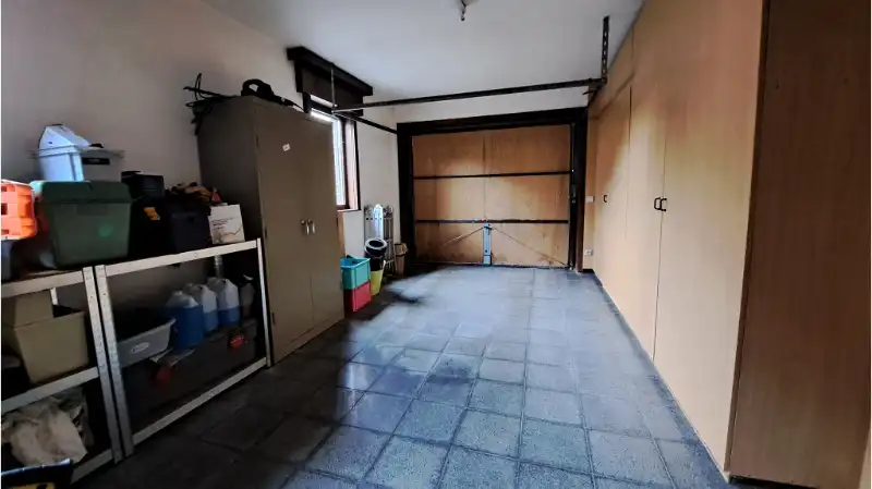 Vrijstaande 3-slaapkamerwoning met Tuin en 2 Garages te koop in Zedelgem foto 10