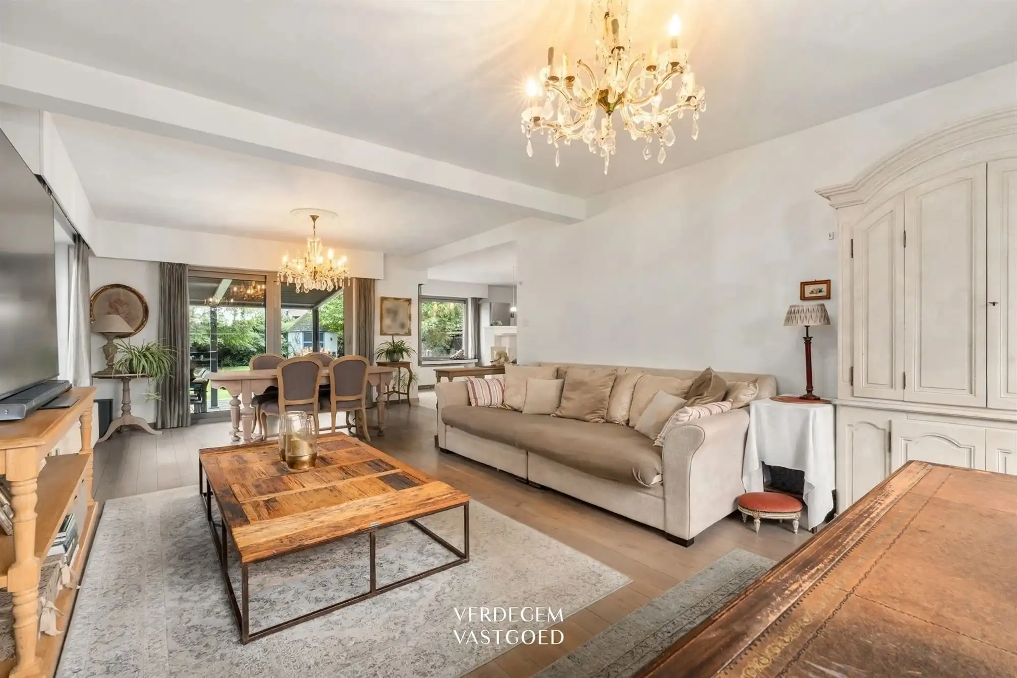 Prachtige villa met 5 slaapkamers en heerlijke tuin foto 4