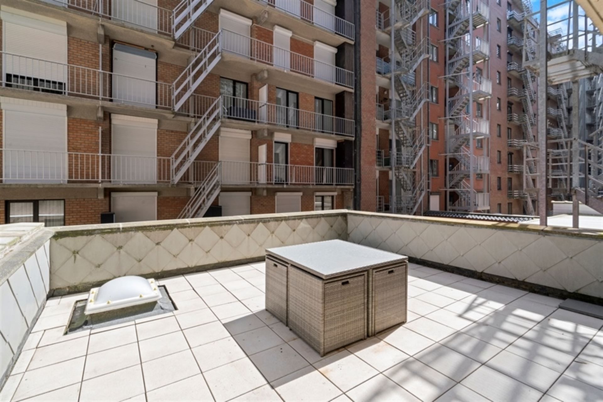 VERZORGD GEMEUBELD APPARTEMENT foto 12