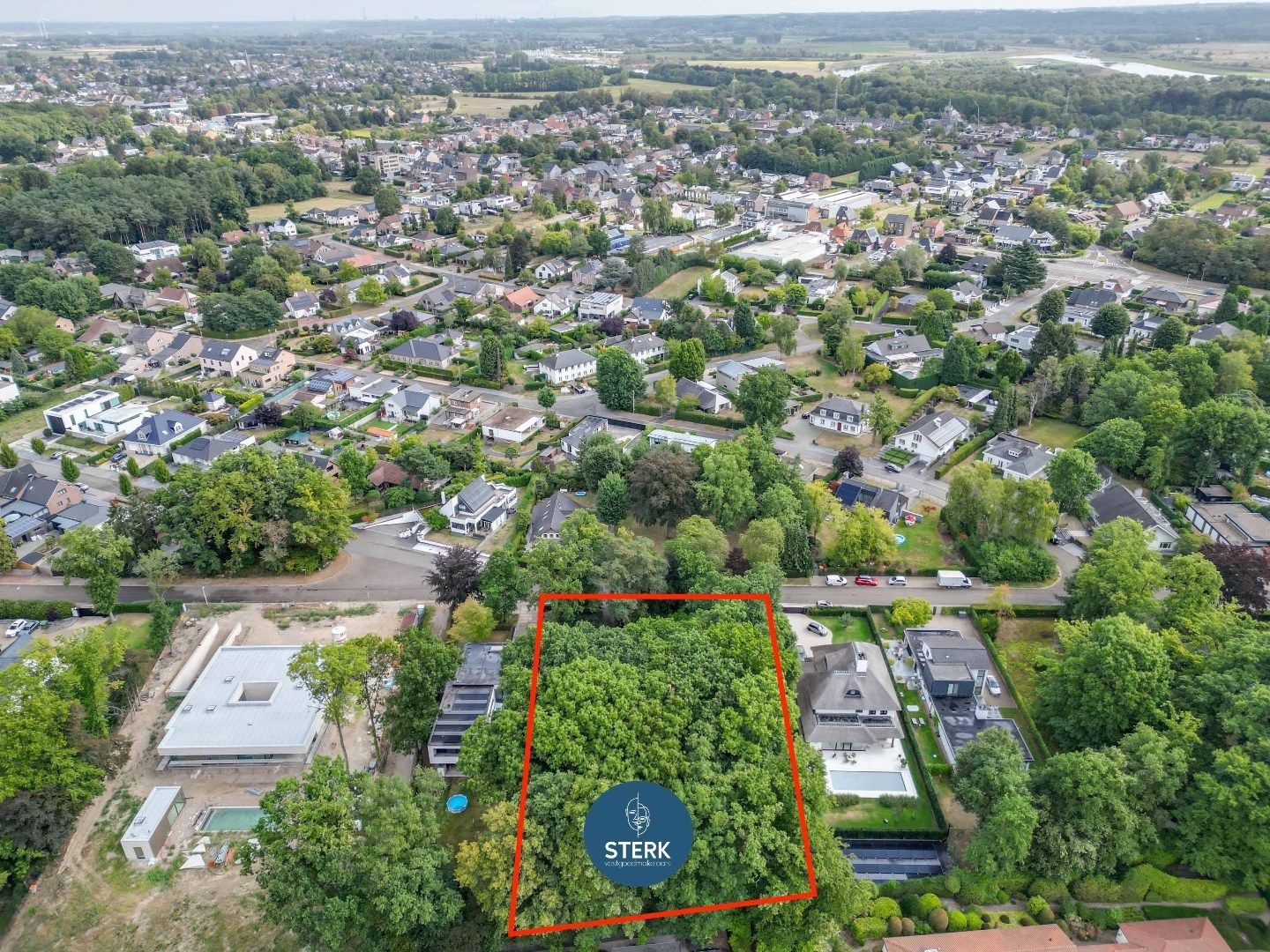 EXCLUSIEF PERCEEL MET TE RENOVEREN VILLA OP EEN GELIEFDE LOCATIE TE NEERHAREN !  foto 3