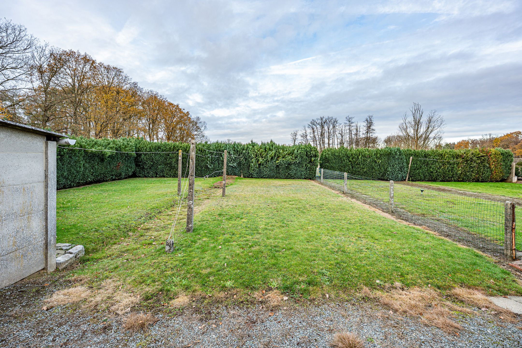 Woning in half-open bebouwing op 8 are foto 6