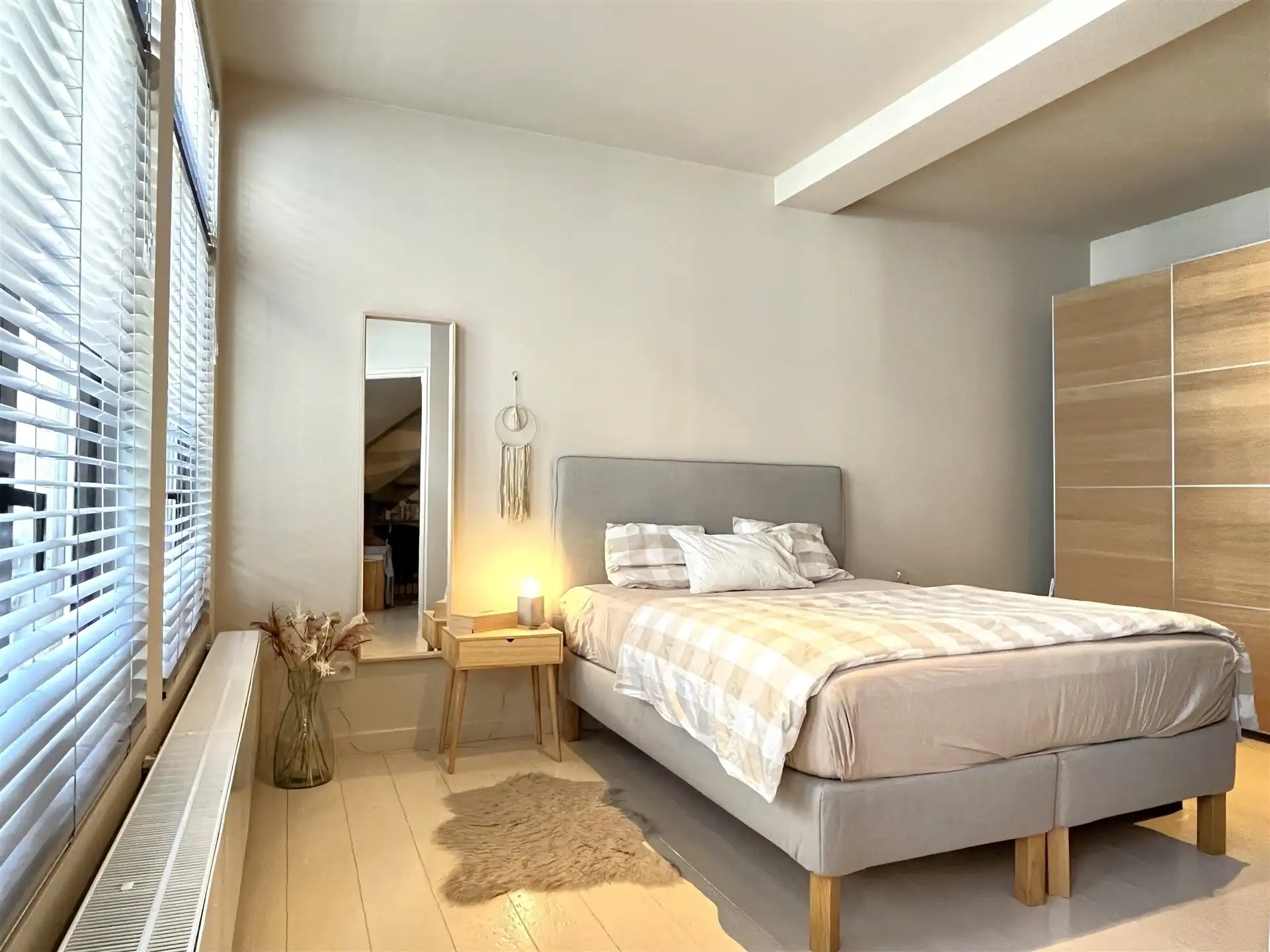 Triplex app met 2 slaapkamers en terras!  foto 3