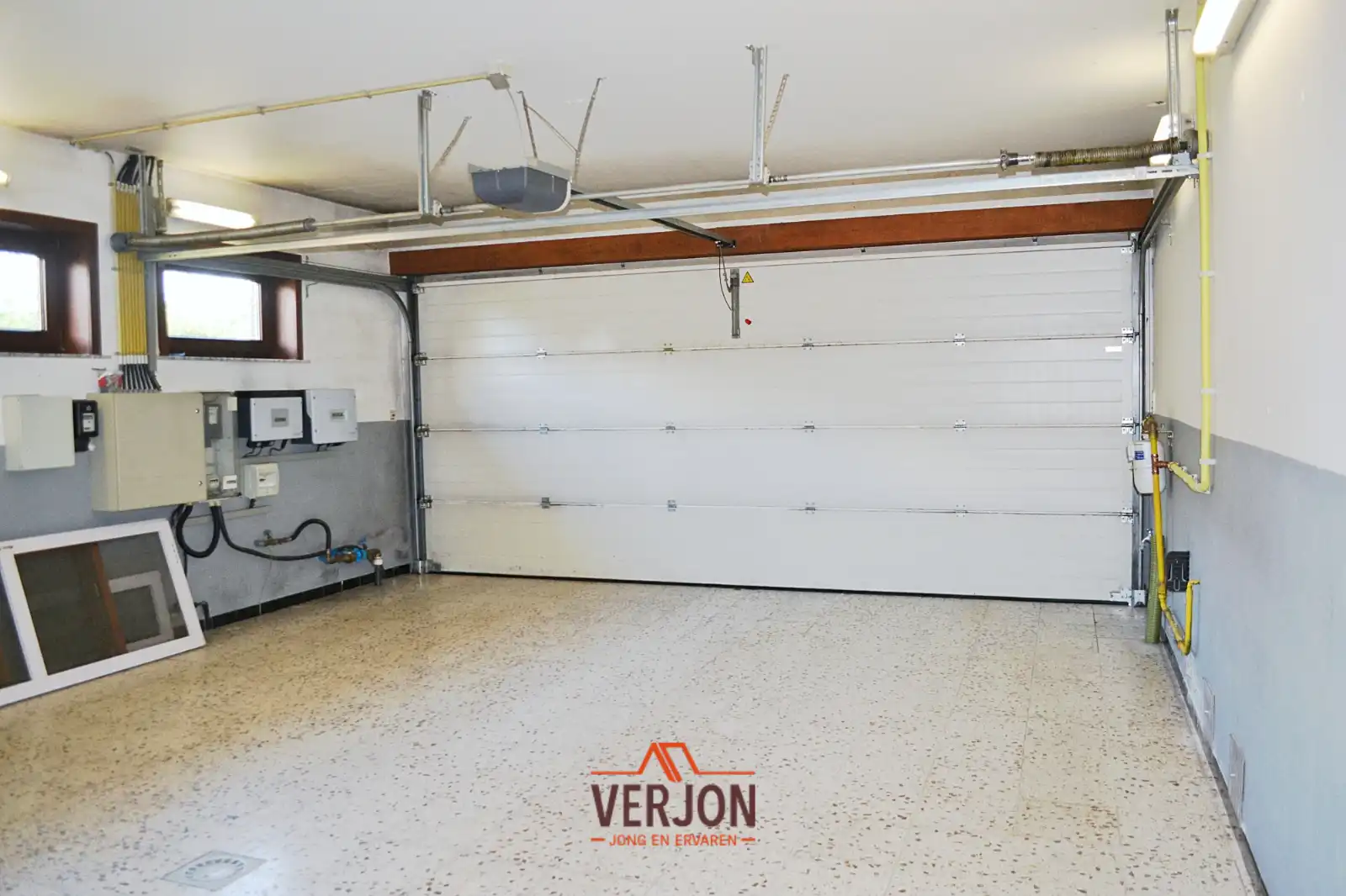 Villa met 4 slaapkamers en dubbele garage in een doodlopende straat te koop in Izegem! foto 15