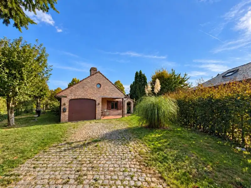 Rustig gelegen open bebouwing met 4 slaapkamers en zonnige tuin foto 4