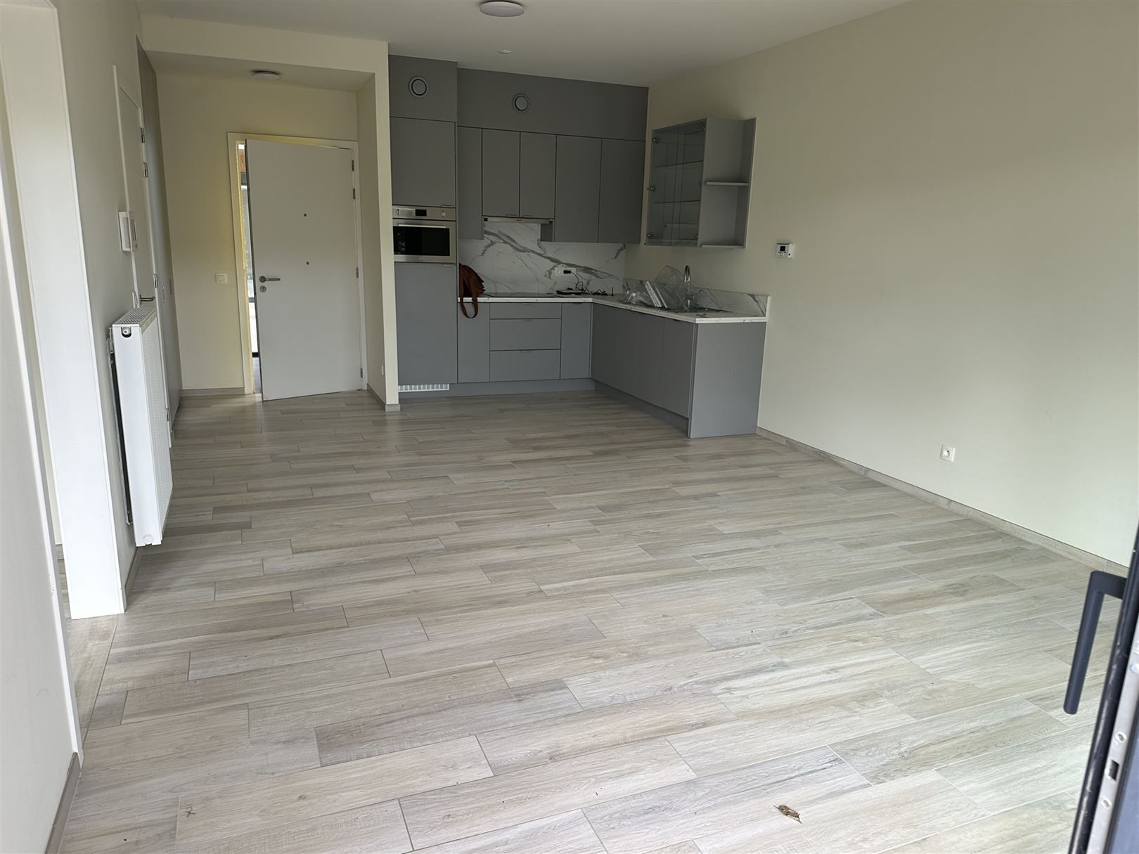 Gelijkvloers 1 slpk appartement te huur foto 2