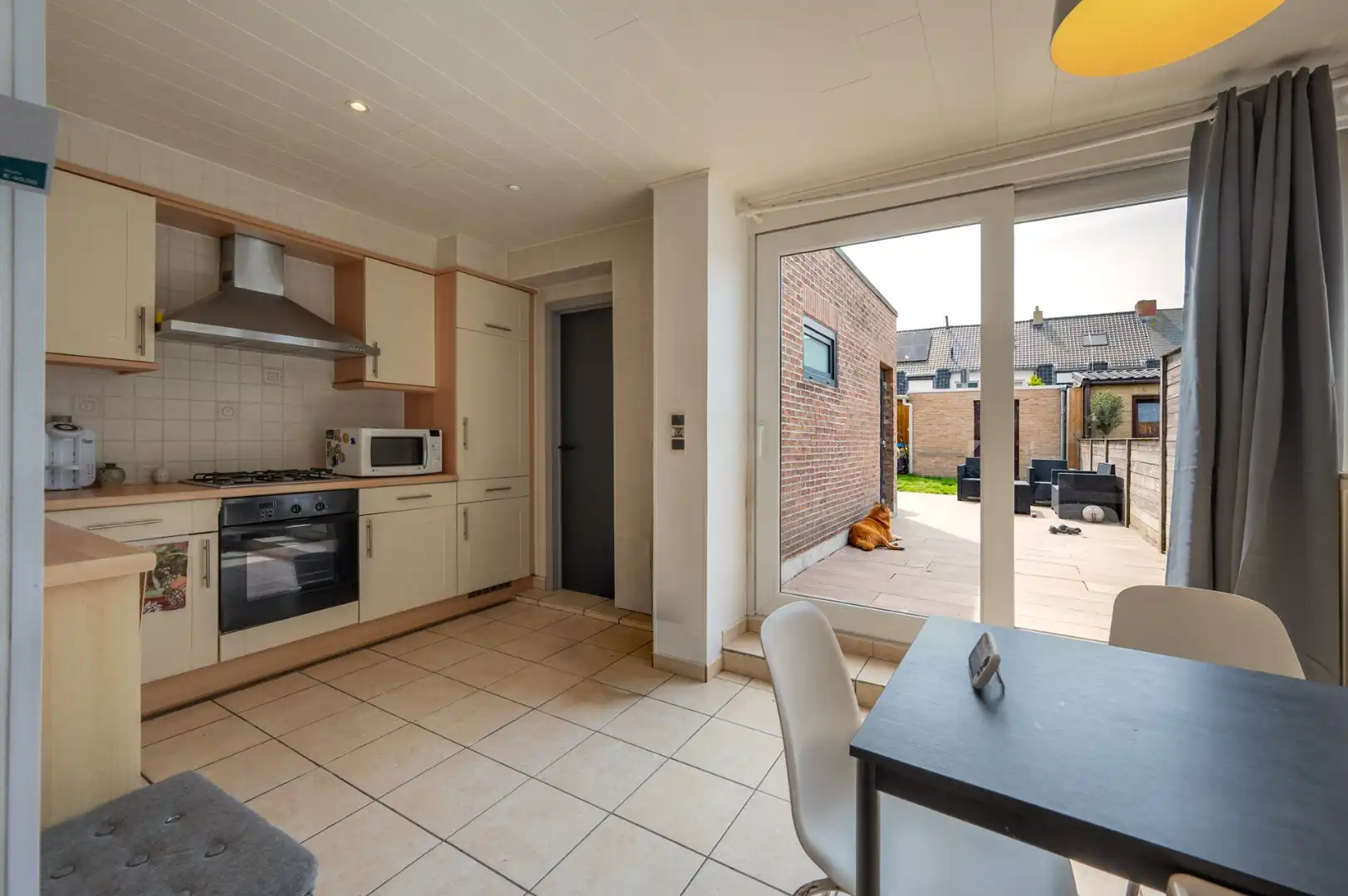 Rustige gelegen woning met 4 slpk en ZW gerichte tuin foto 7