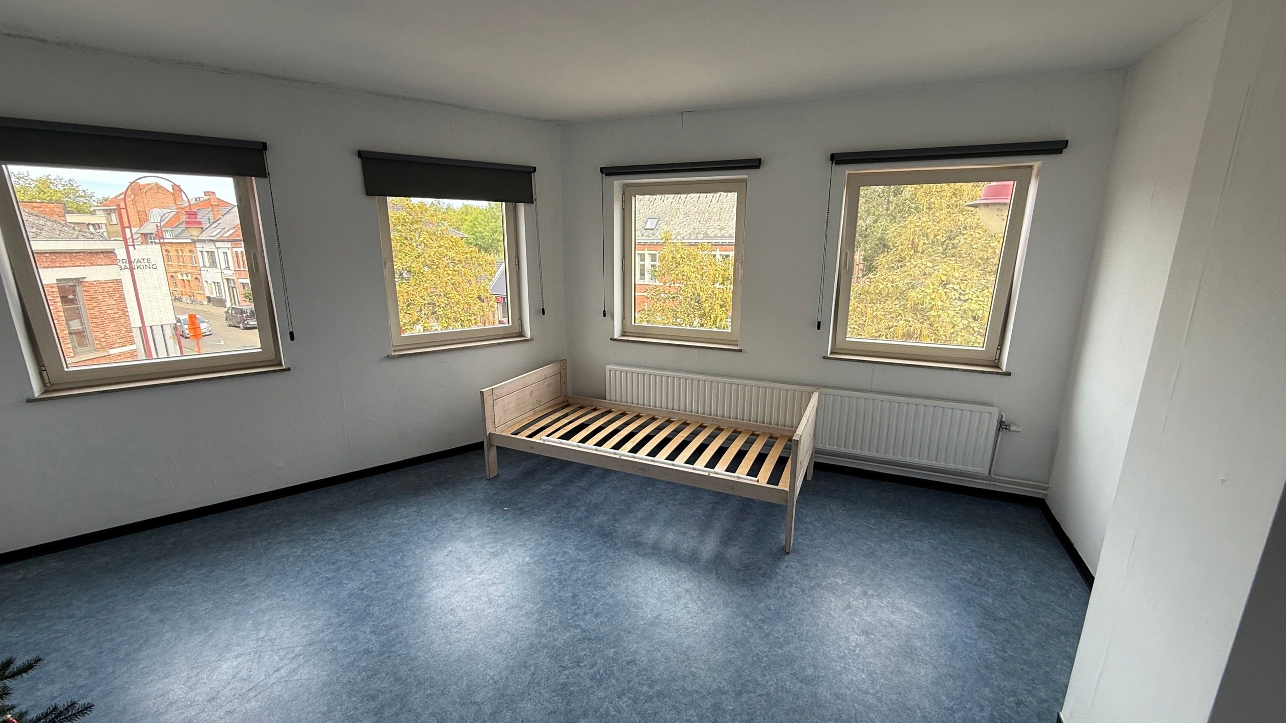 Handelspand met woonst op uitstekende locatie foto 10