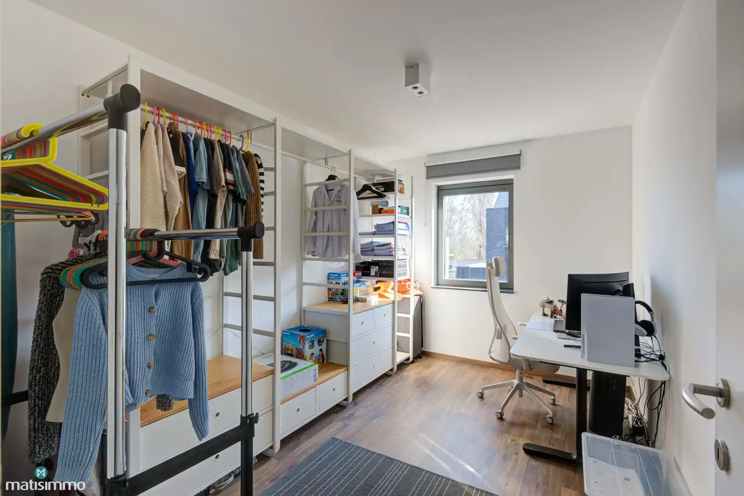 RUIME NIEUWBOUWWONING MET 3 SLAAPKAMERS, TUIN EN CARPORT MET AUTOMATISCHE POORT NABIJ HET CENTRUM VAN BILZEN foto 17