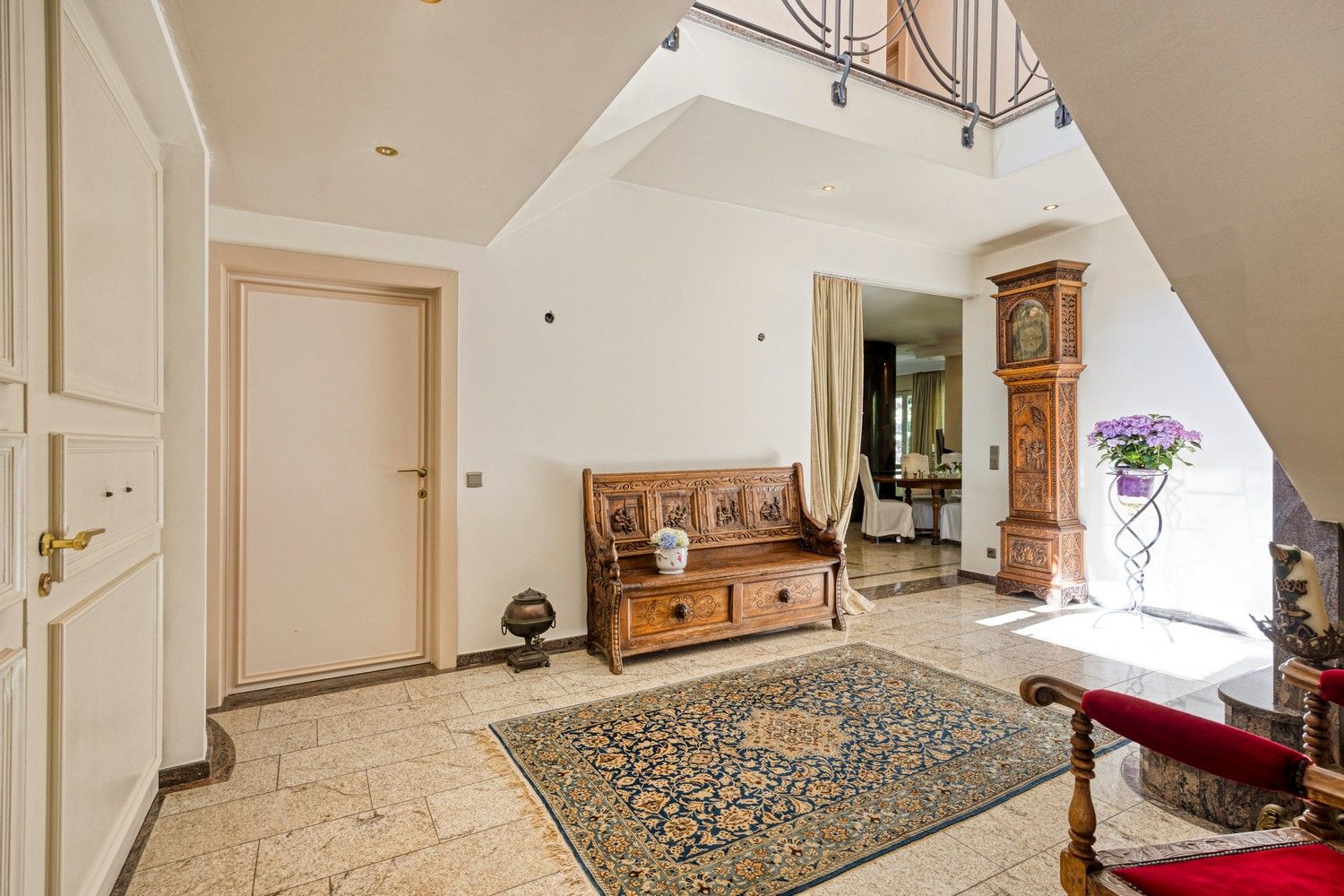 Exclusieve, royale villa in prestigieuze villawijk te Maasmechelen foto 7