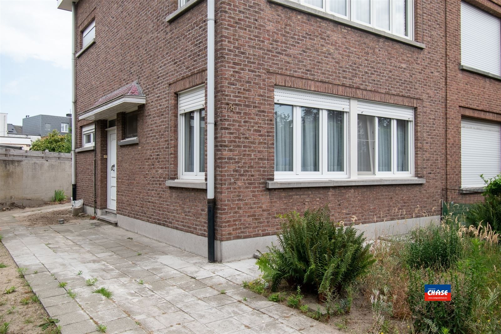 Te renoveren HOB met 2 slpks, tuin en garage foto 17