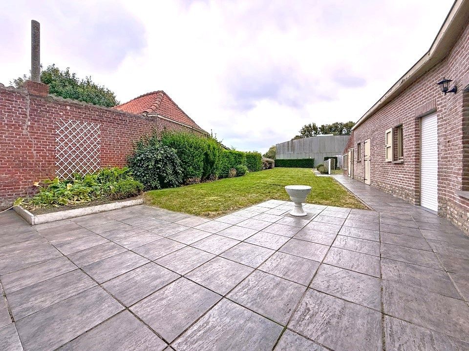 Charmante woning met grote tuin én garage in het centrum van Zarren foto 6