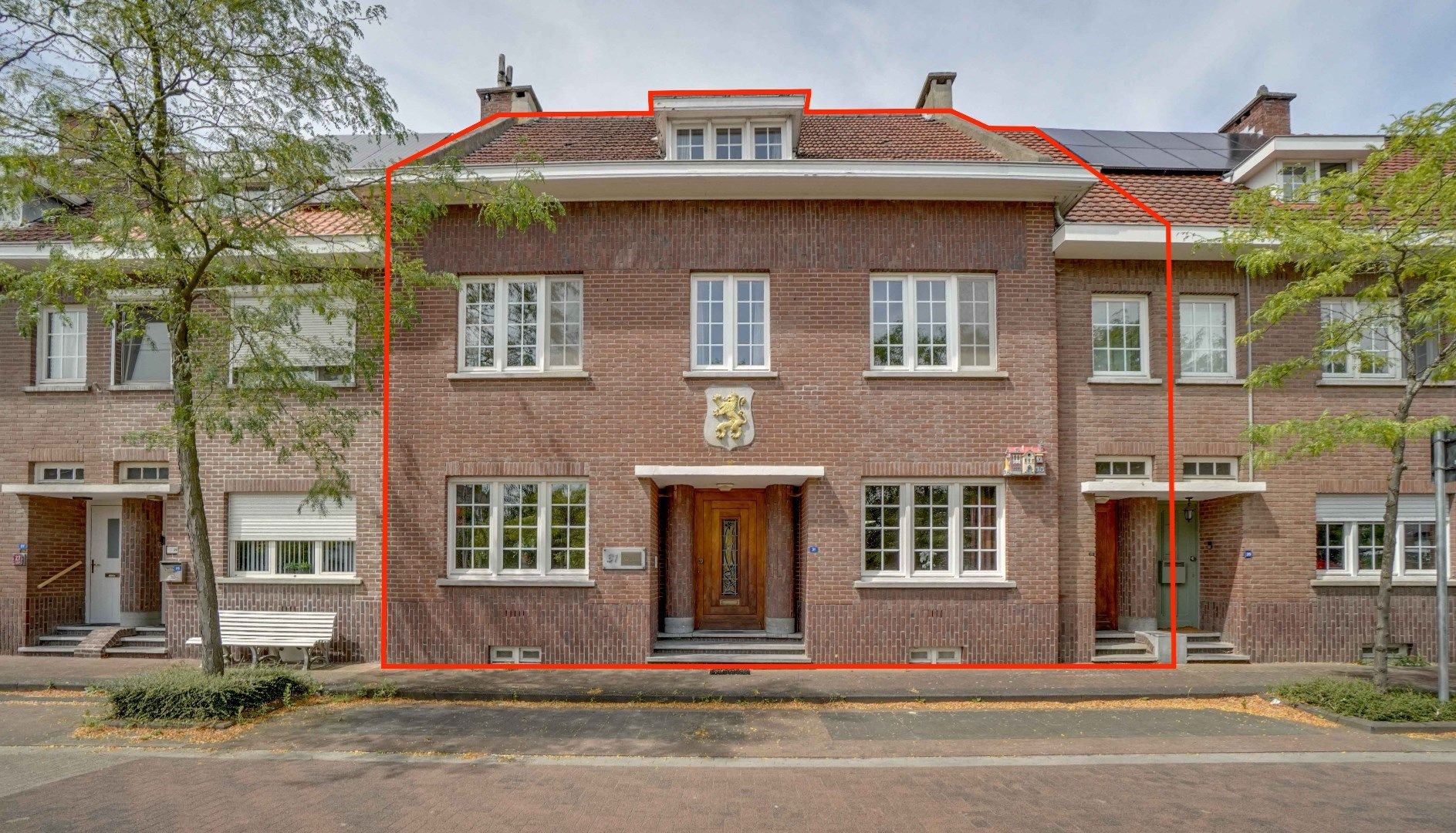 STATIG HERENHUIS MET EEN GROTE BEWOONBARE OPP. (317 M²) TE OUD-REKEM !  foto 1