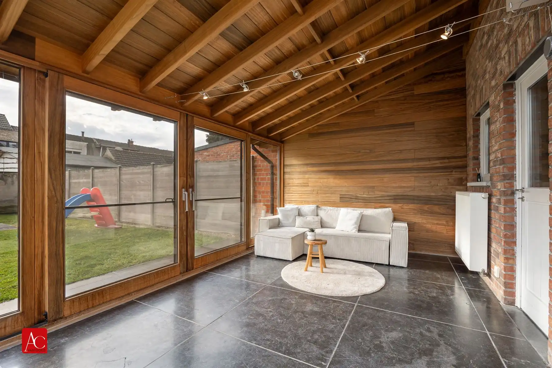 Instapklare halfopen bebouwing met garage en veranda foto 17