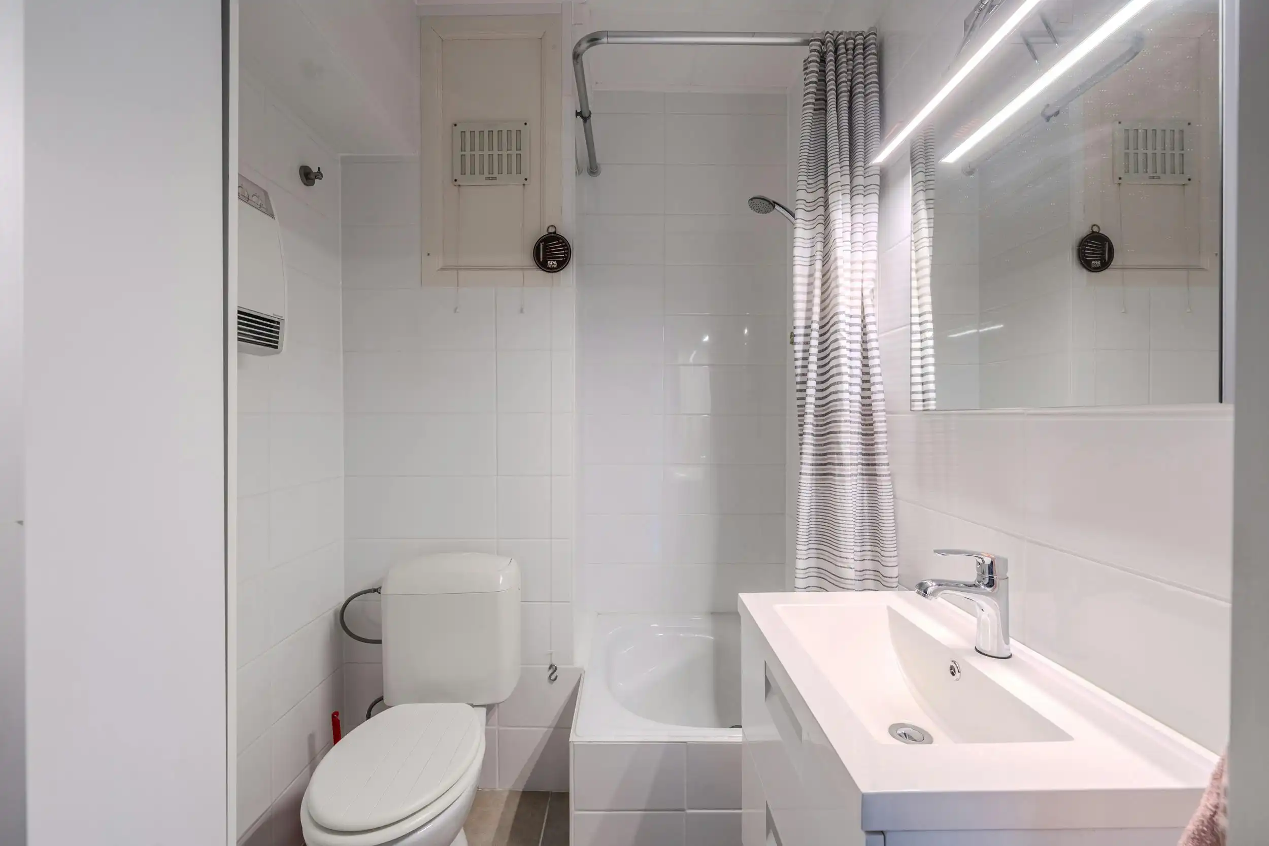 Lichtrijk hoekappartement met terrassen vlakbij Zeedijk! foto 14