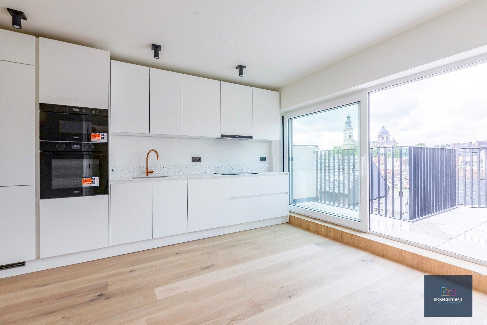 Prachtige penthouse met 2 slaapkamers en  groot terras met uniek uitzicht foto 3
