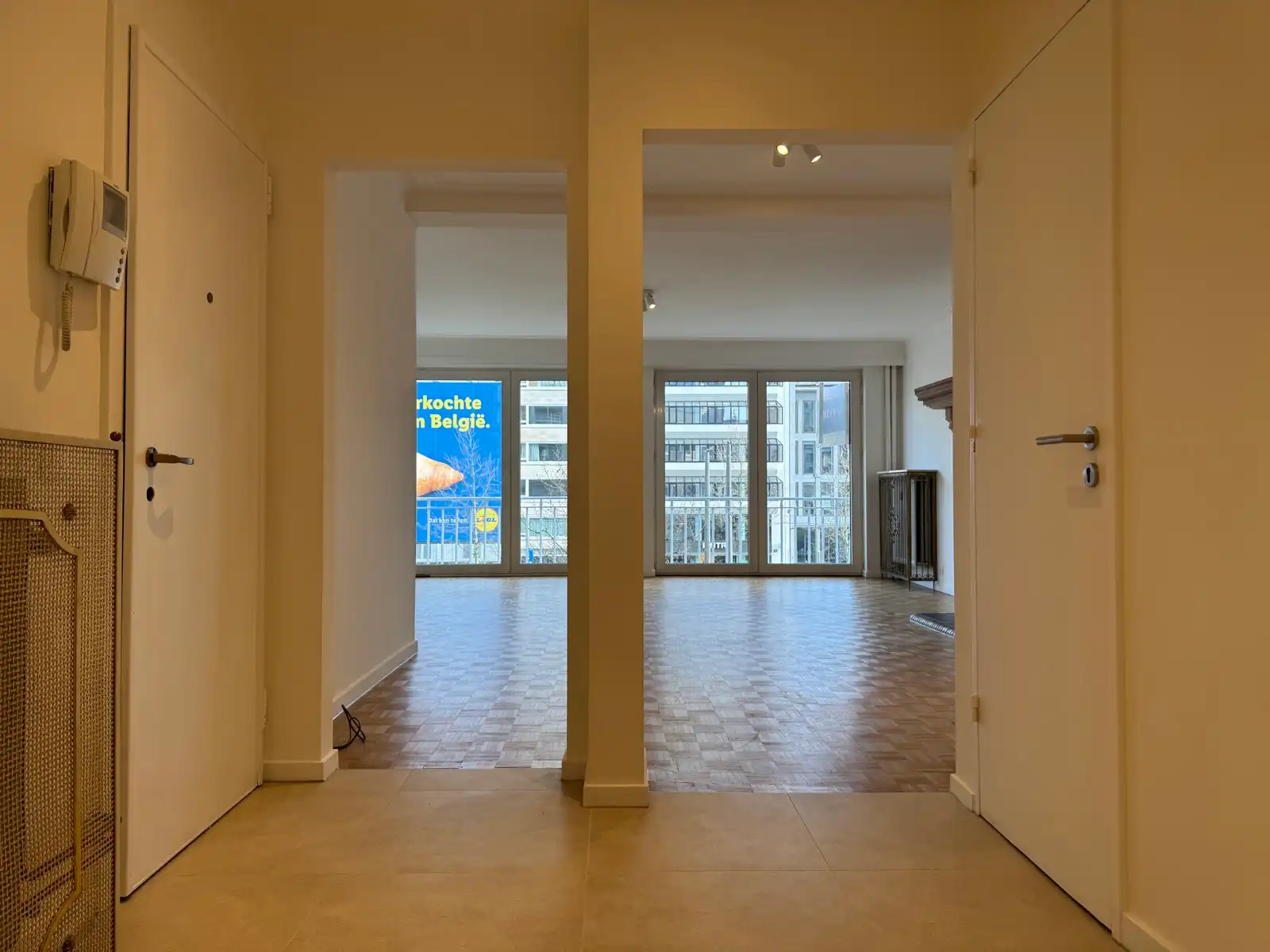 Nieuw gerenoveerd één slaapkamer app. + terras foto 6