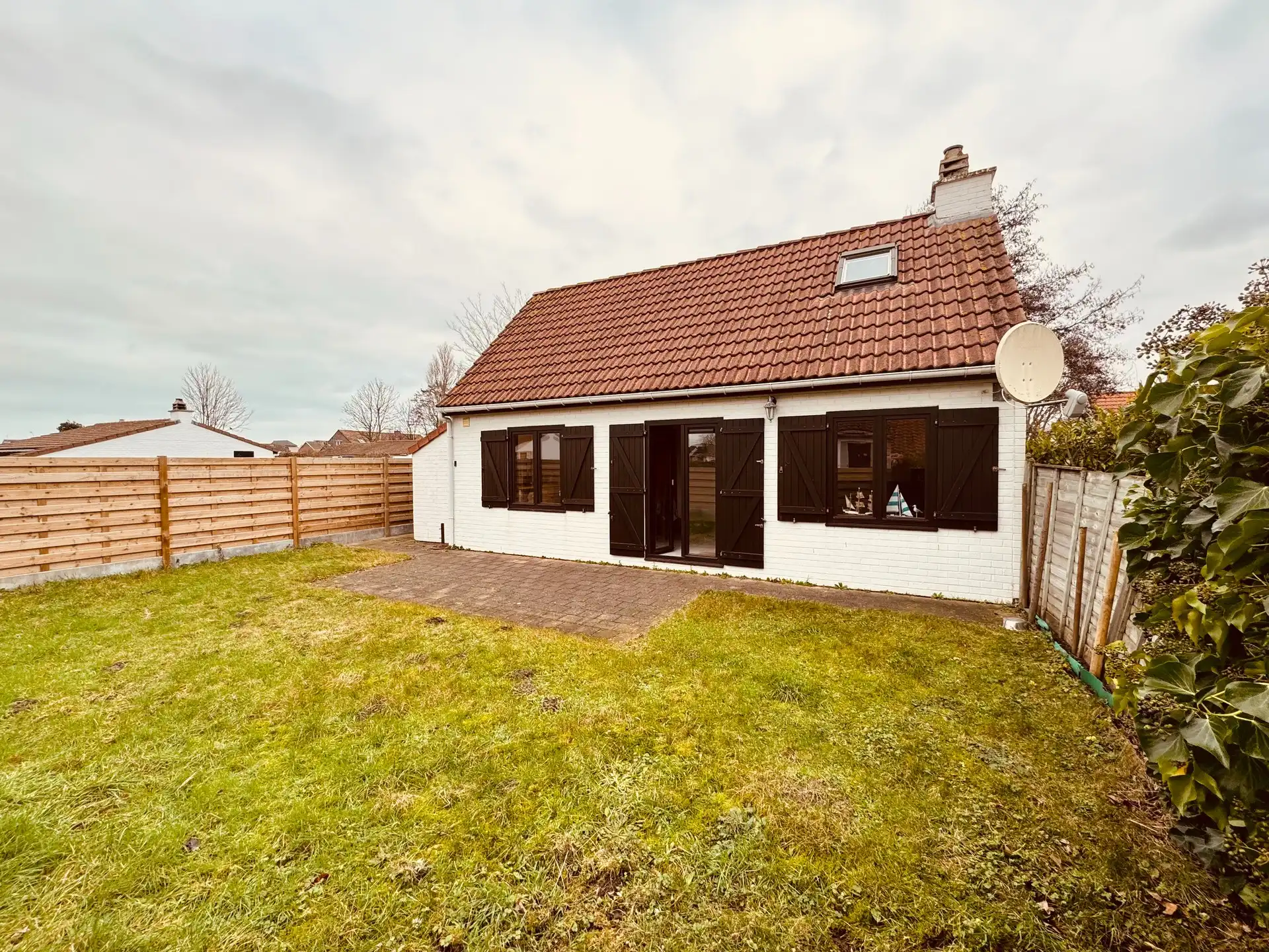 Mooi onderhouden visserswoning nabij het centrum van De Haan. foto 13