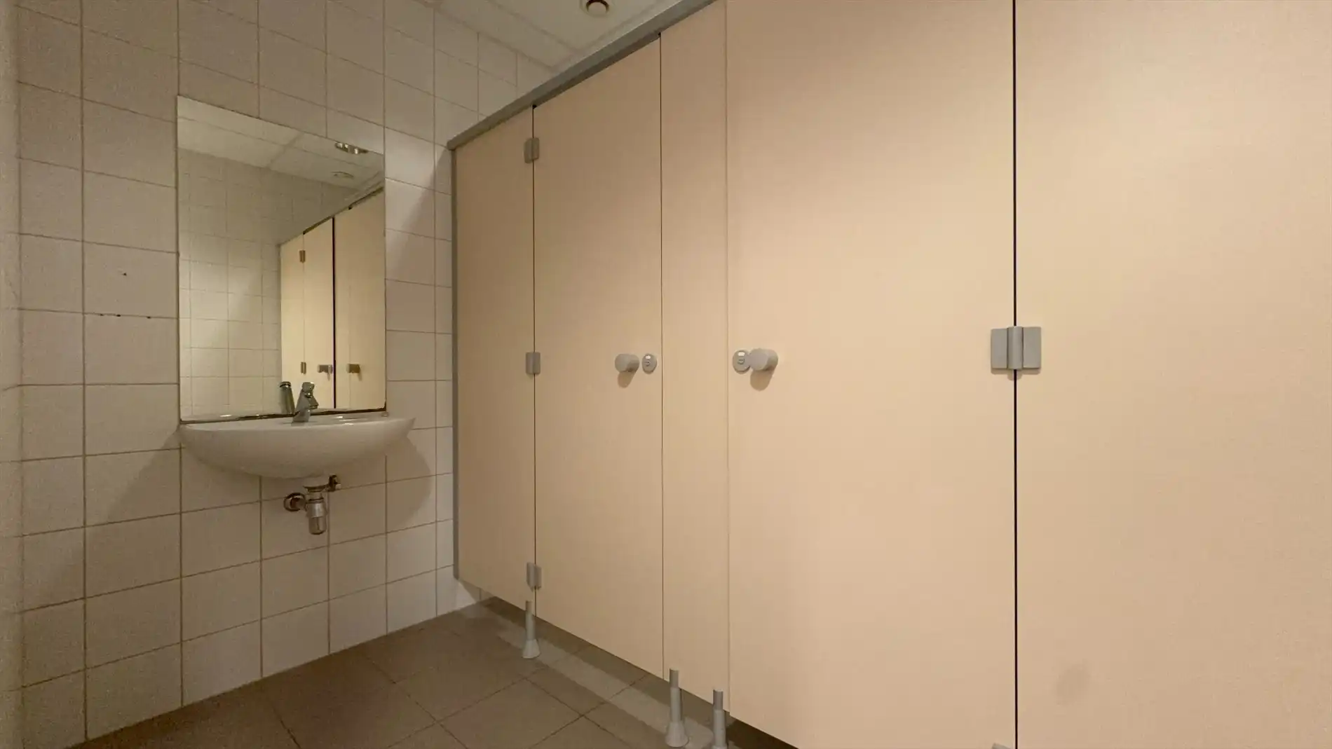 Gerenoveerde kantoorruimte te huur aan Begijnhoflaan in Gent foto 17